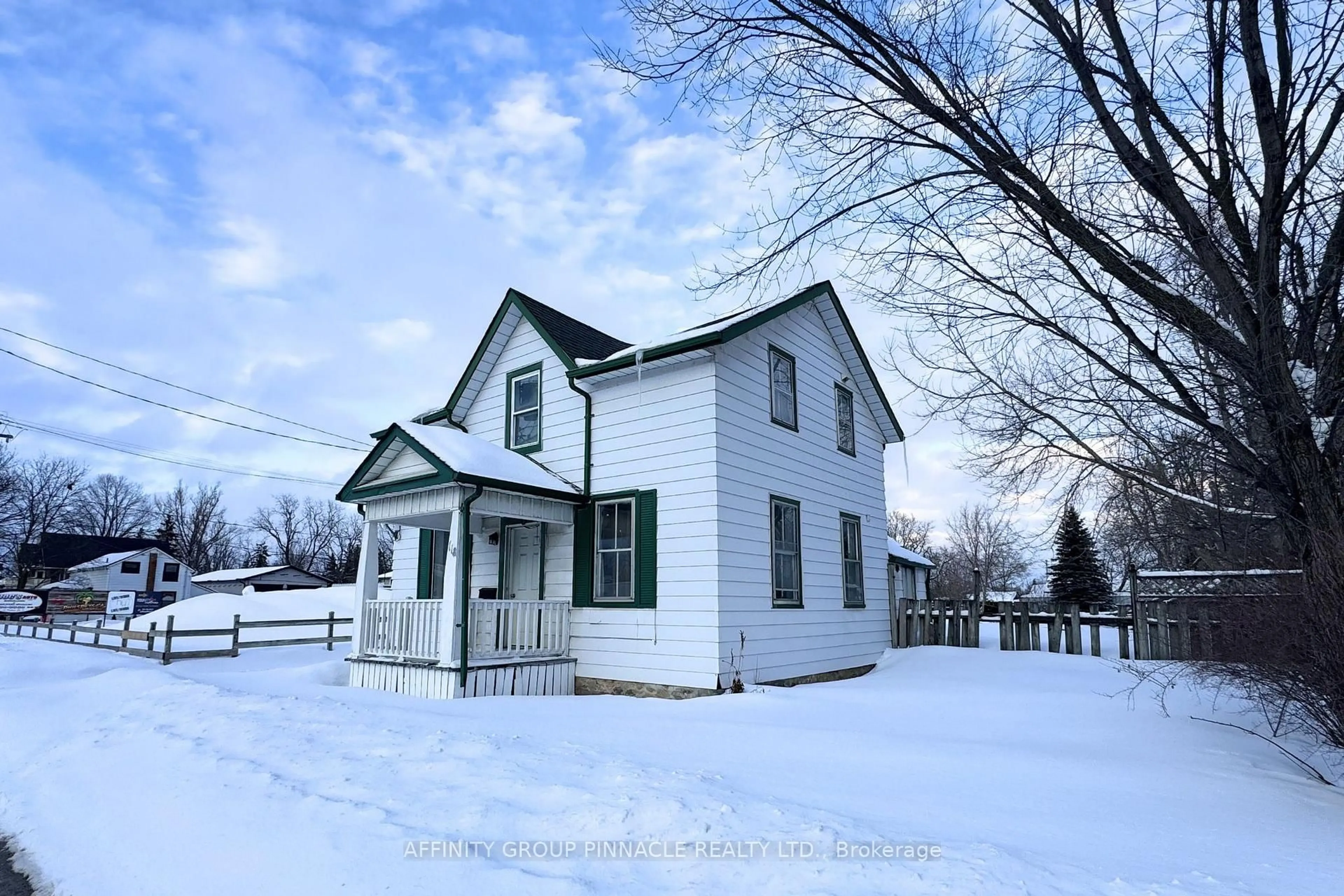 A pic from outside/outdoor area/front of a property/back of a property/a pic from drone, building for 118 Lindsay St, Kawartha Lakes Ontario K9V 2M7
