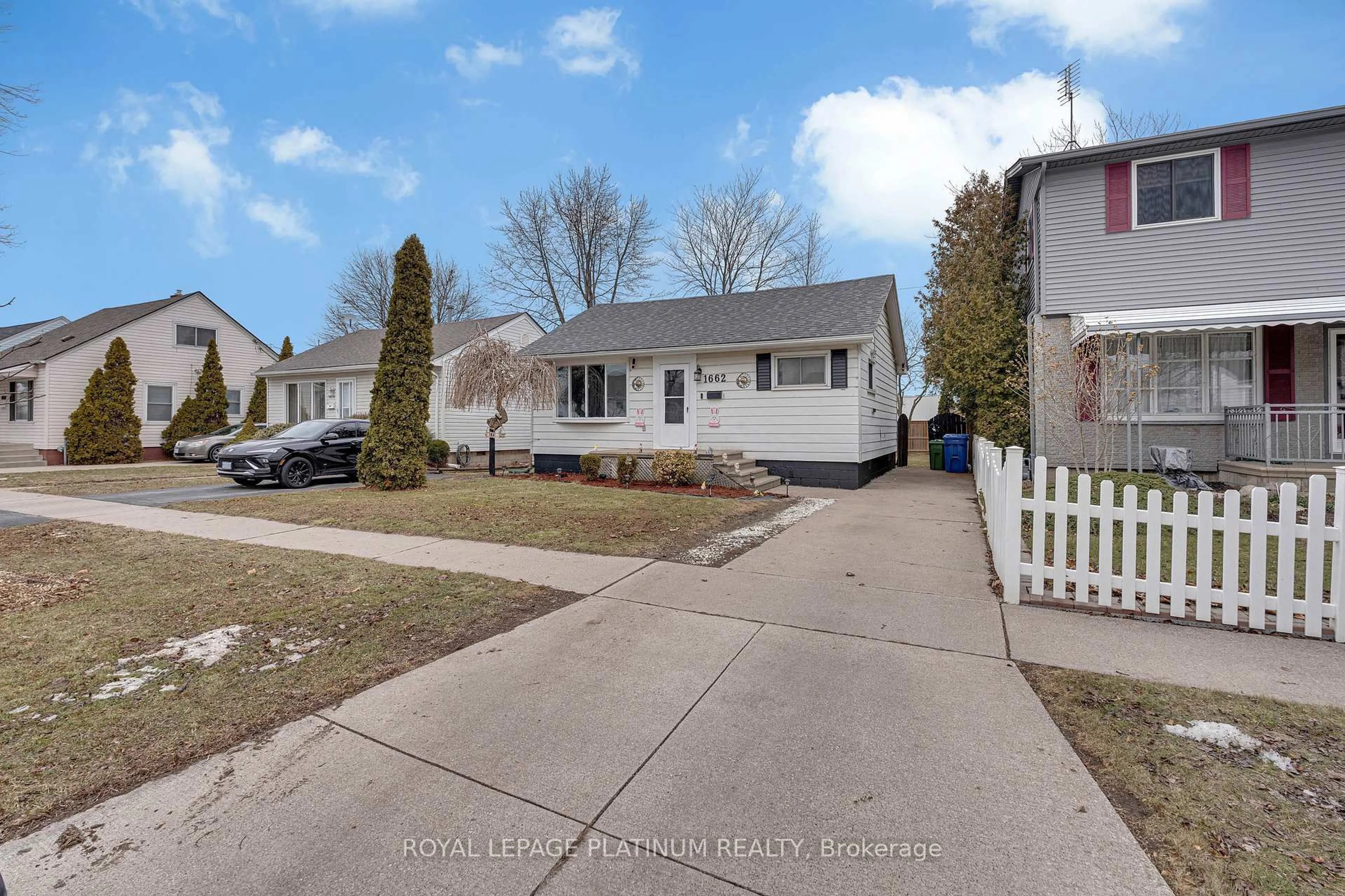 A pic from outside/outdoor area/front of a property/back of a property/a pic from drone, street for 1662 Tourangeau Rd, Windsor Ontario N8Y 4J6