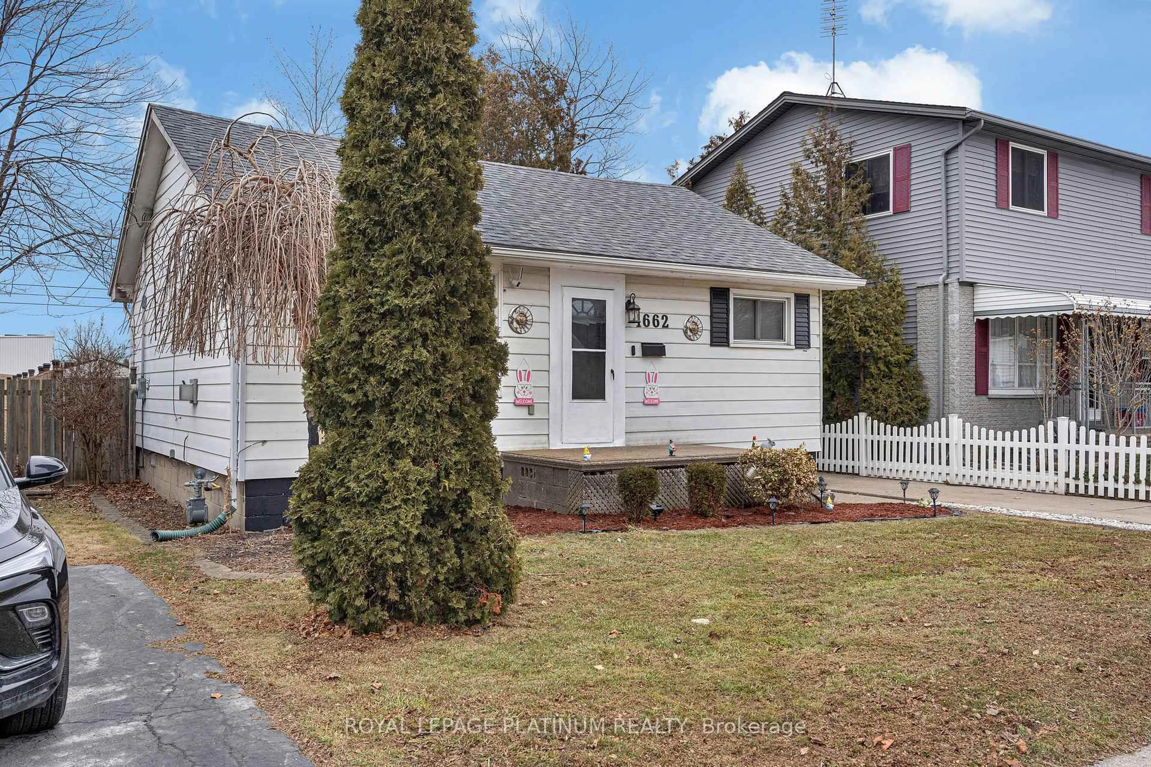 Home with vinyl exterior material, street for 1662 Tourangeau Rd, Windsor Ontario N8Y 4J6