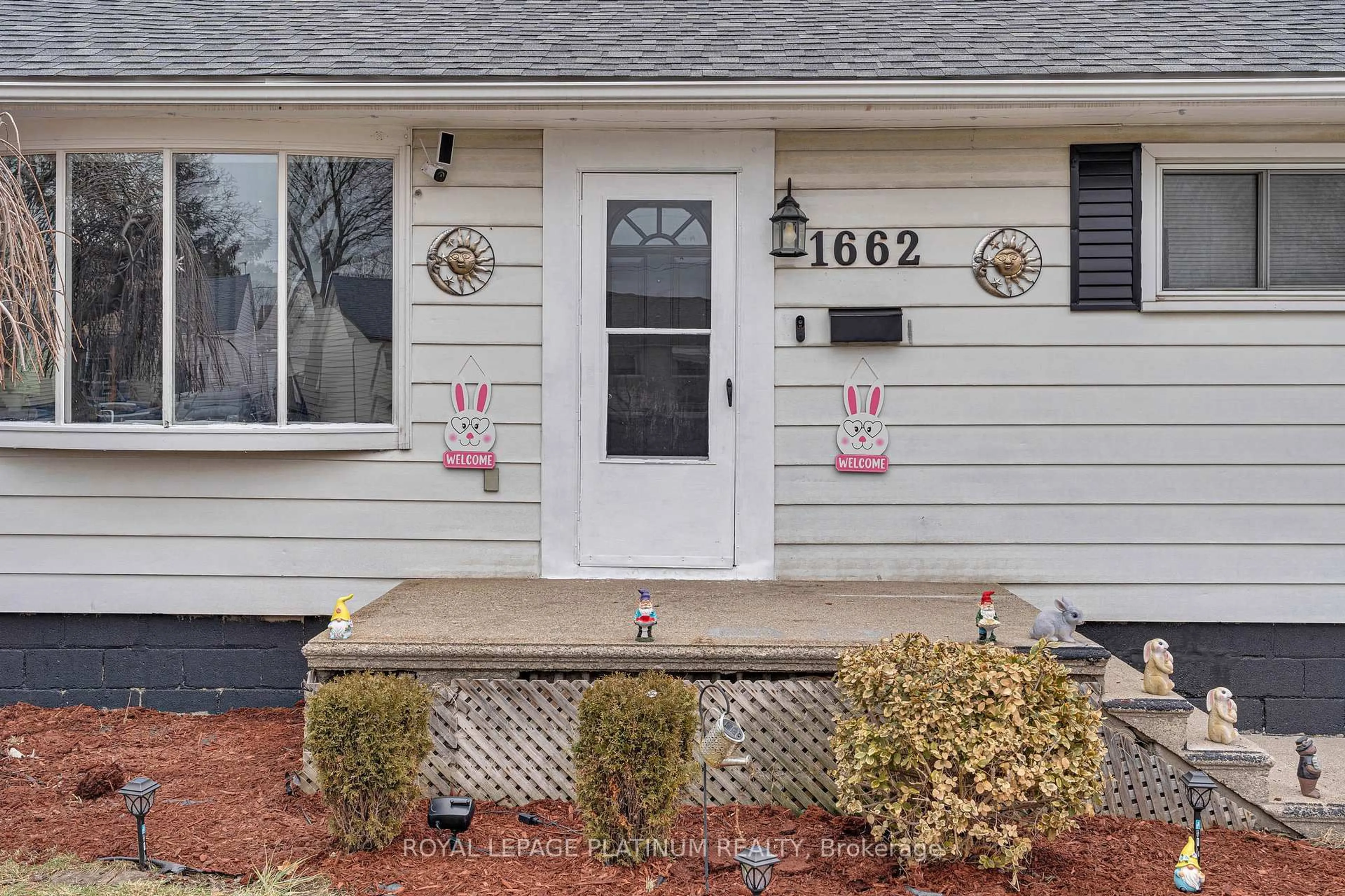 Home with vinyl exterior material, street for 1662 Tourangeau Rd, Windsor Ontario N8Y 4J6