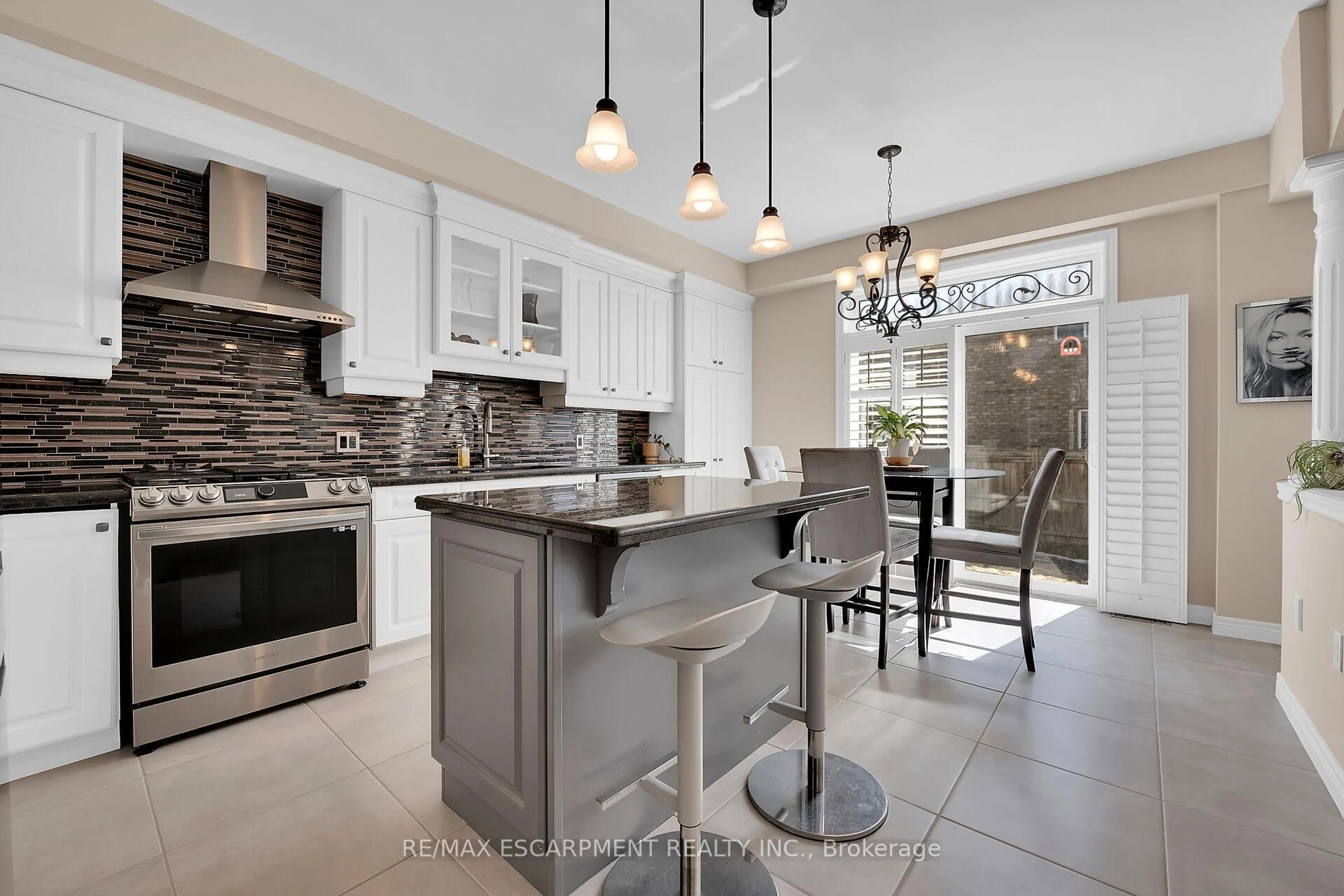 Contemporary kitchen, ceramic/tile floor for 8 Chartwell Circ, Hamilton Ontario L9A 0B6