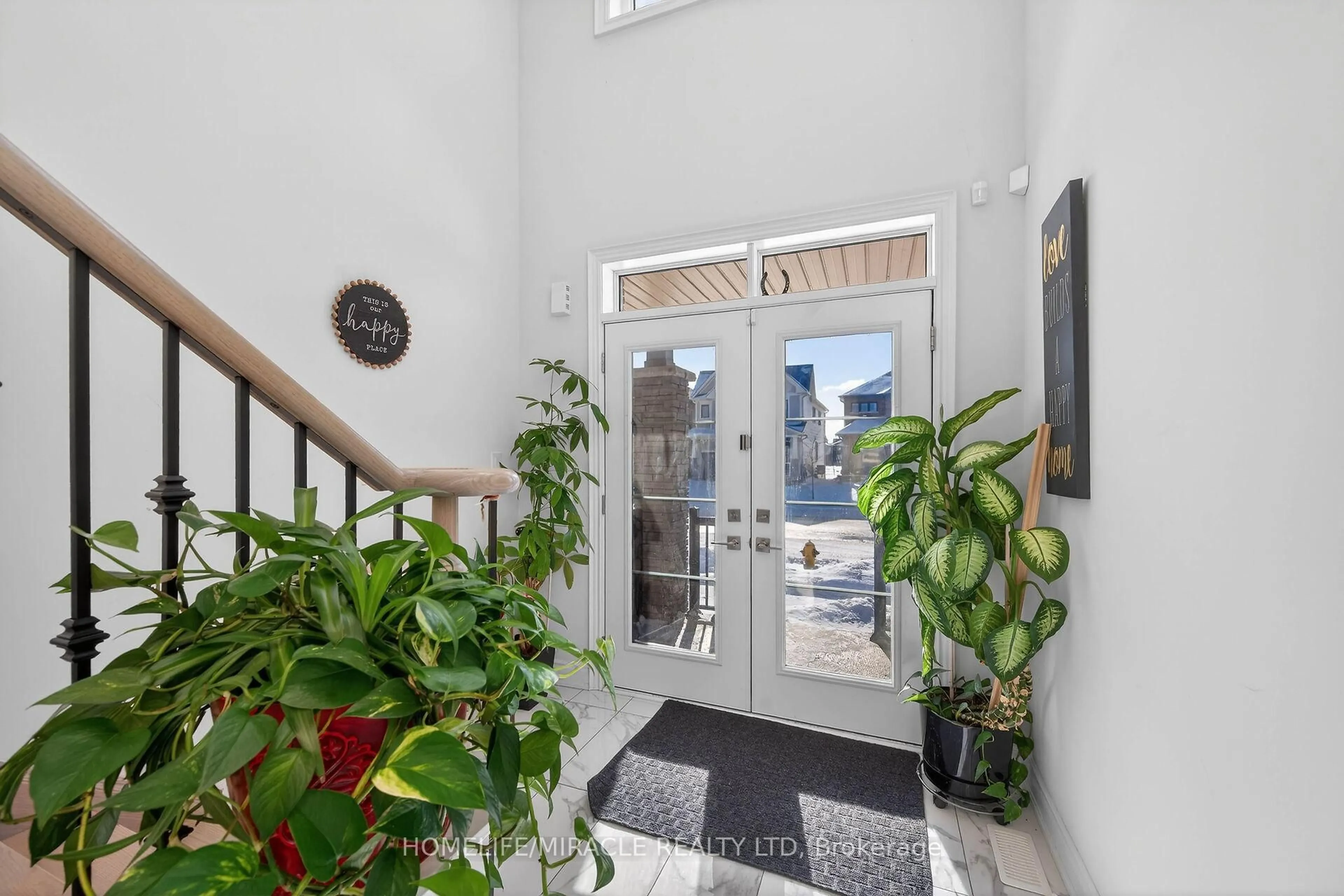 Indoor entryway for 12 Rainbow Dr, Haldimand Ontario N3W 0G1