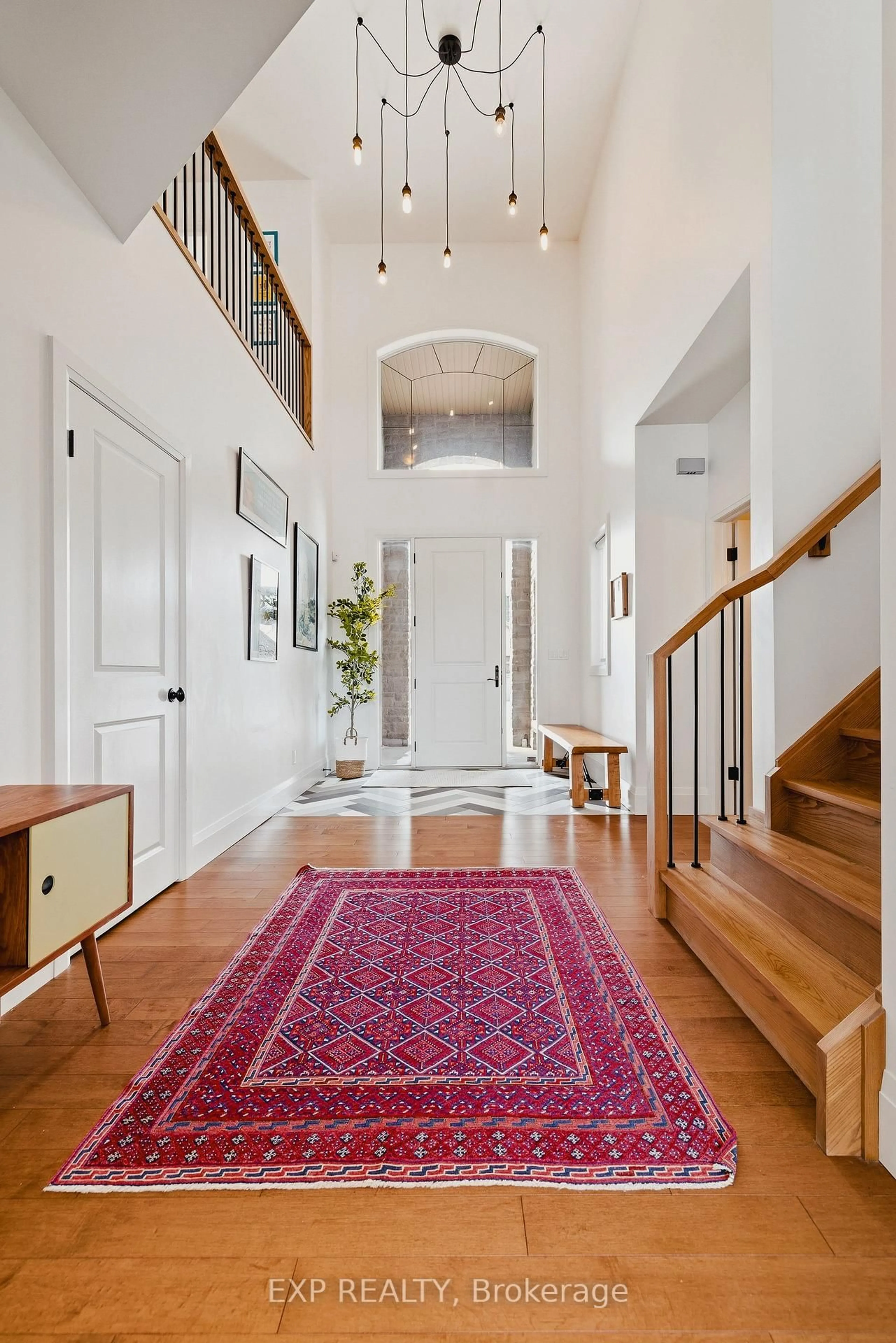 Indoor entryway for 157 Ridgeview Dr, Mapleton Ontario N0G 1P0