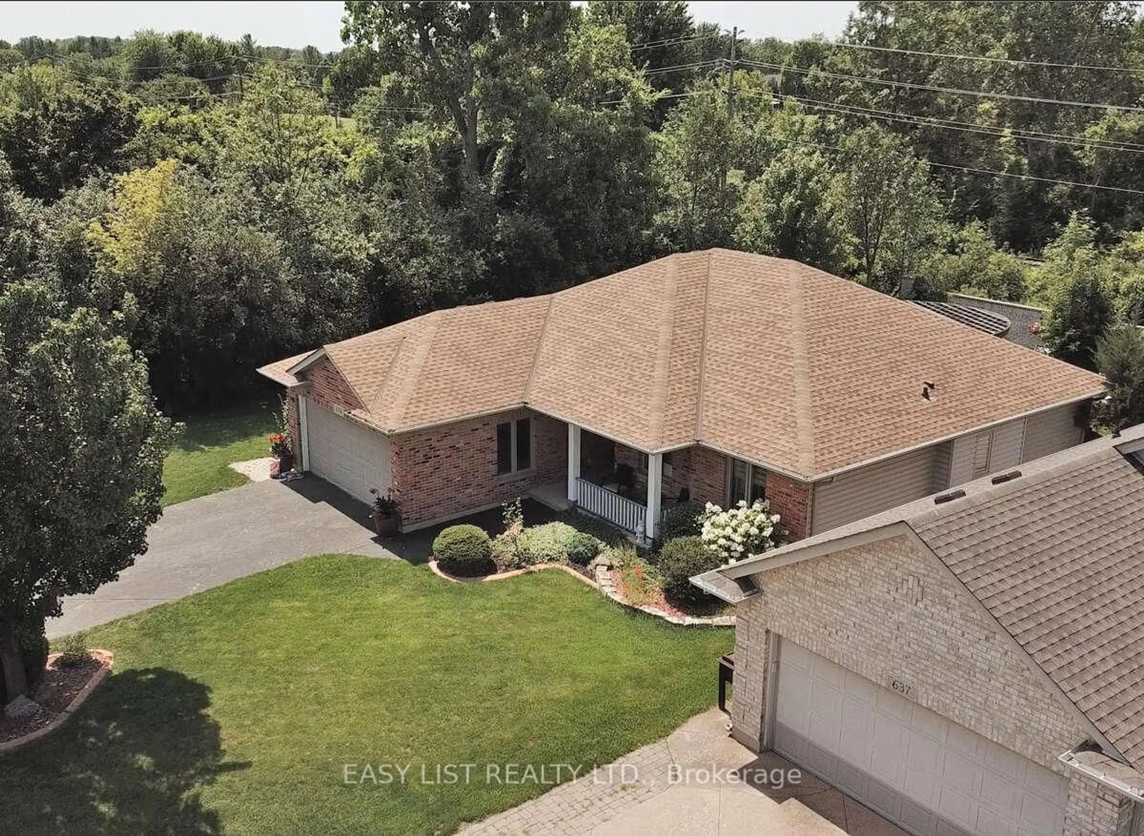 A pic from outside/outdoor area/front of a property/back of a property/a pic from drone, unknown for 639 Secretariate Dr, St. Clair Ontario N0N 1G0