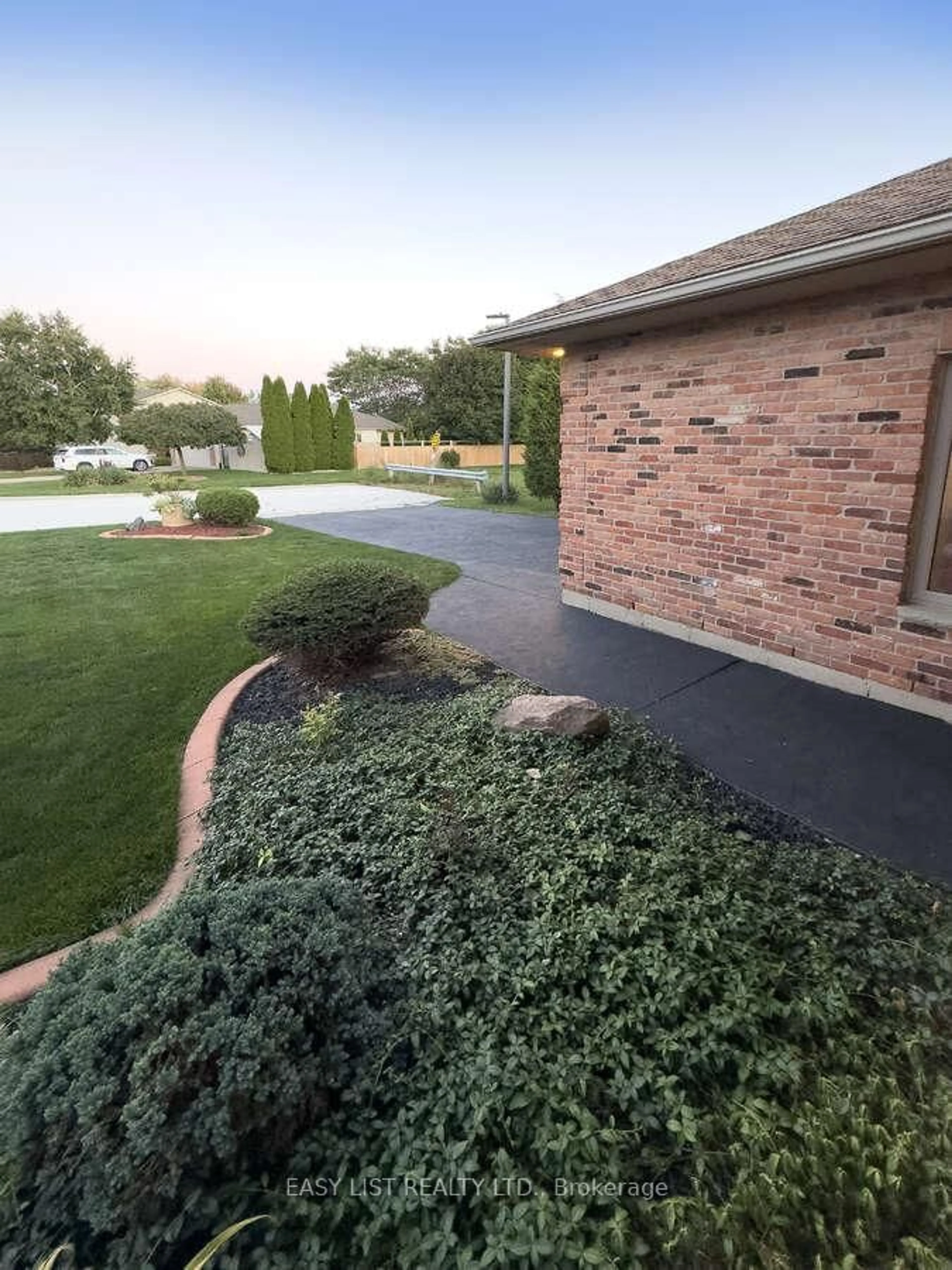 Unknown for 639 Secretariate Dr, St. Clair Ontario N0N 1G0