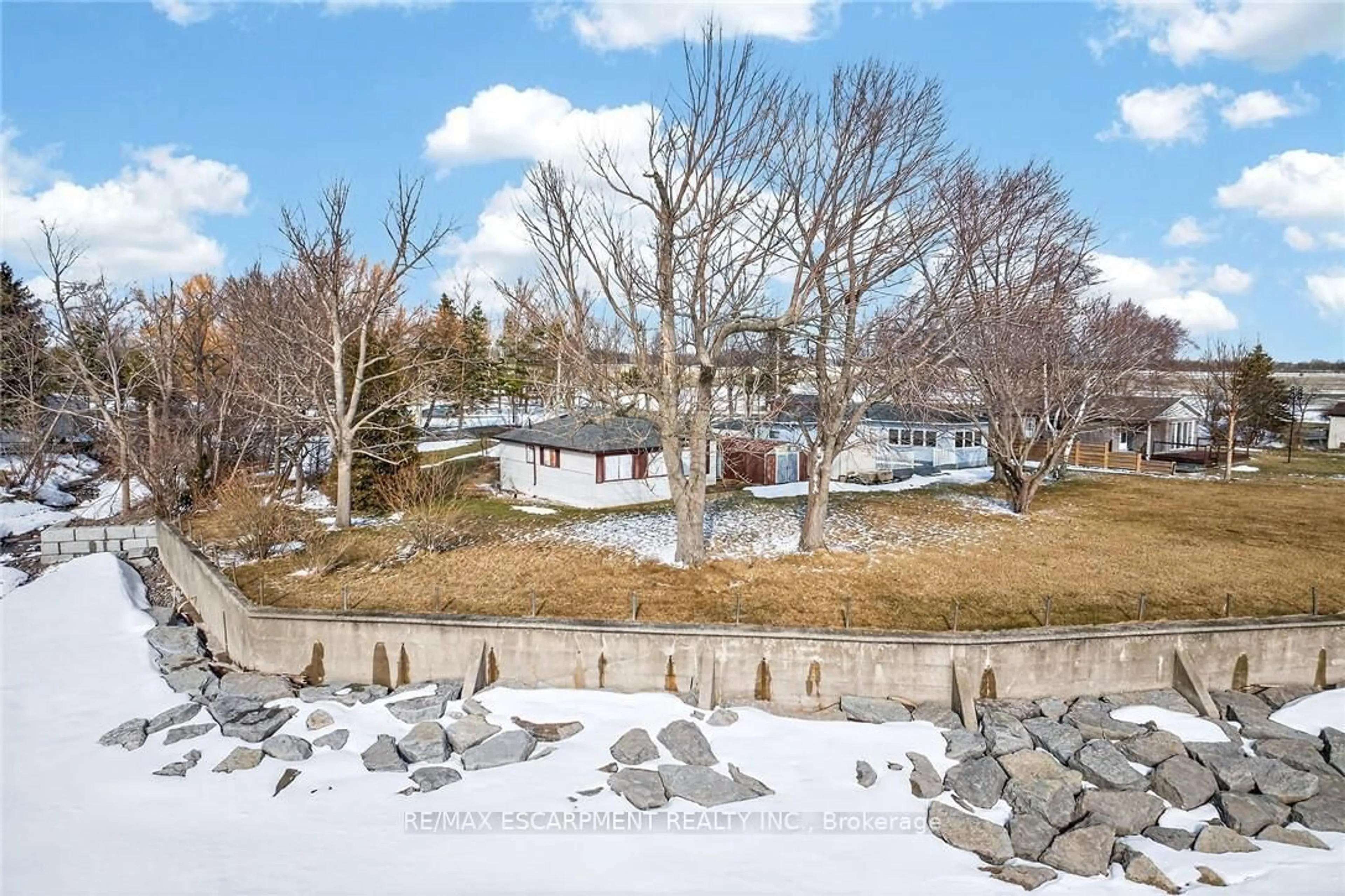 A pic from outside/outdoor area/front of a property/back of a property/a pic from drone, water/lake/river/ocean view for 3076 Lakeshore Rd, Haldimand Ontario N1A 2W8