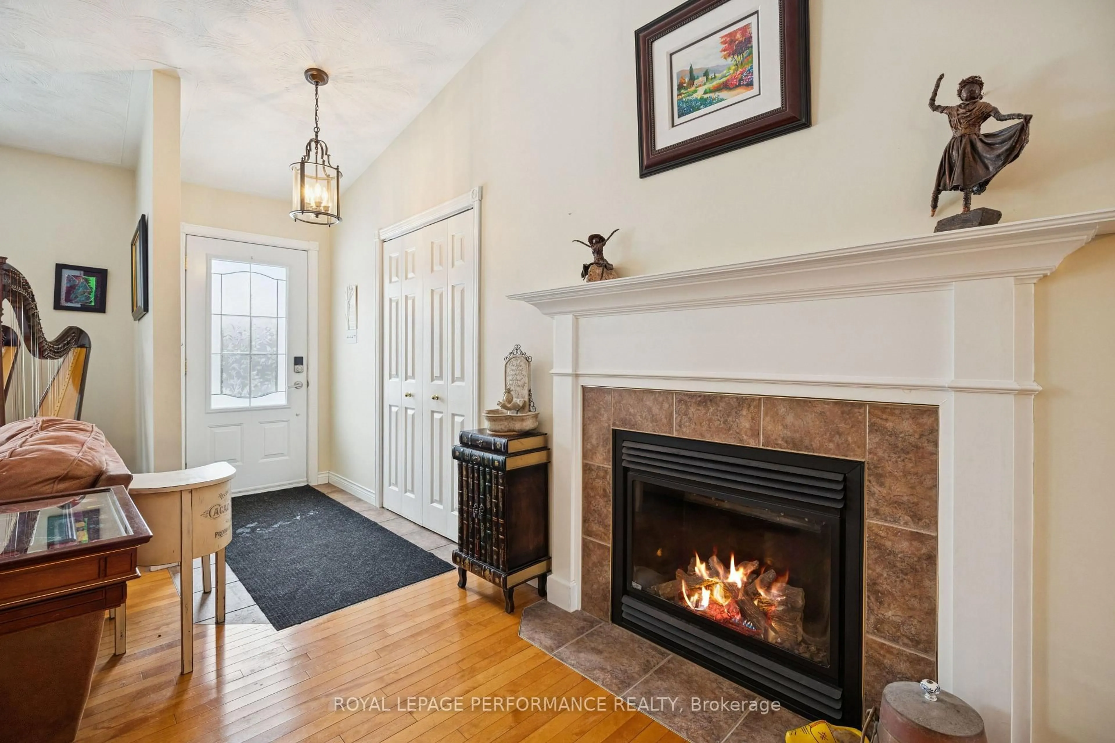 Indoor entryway for 19644 Marcoux Rd, North Glengarry Ontario K0C 1A0