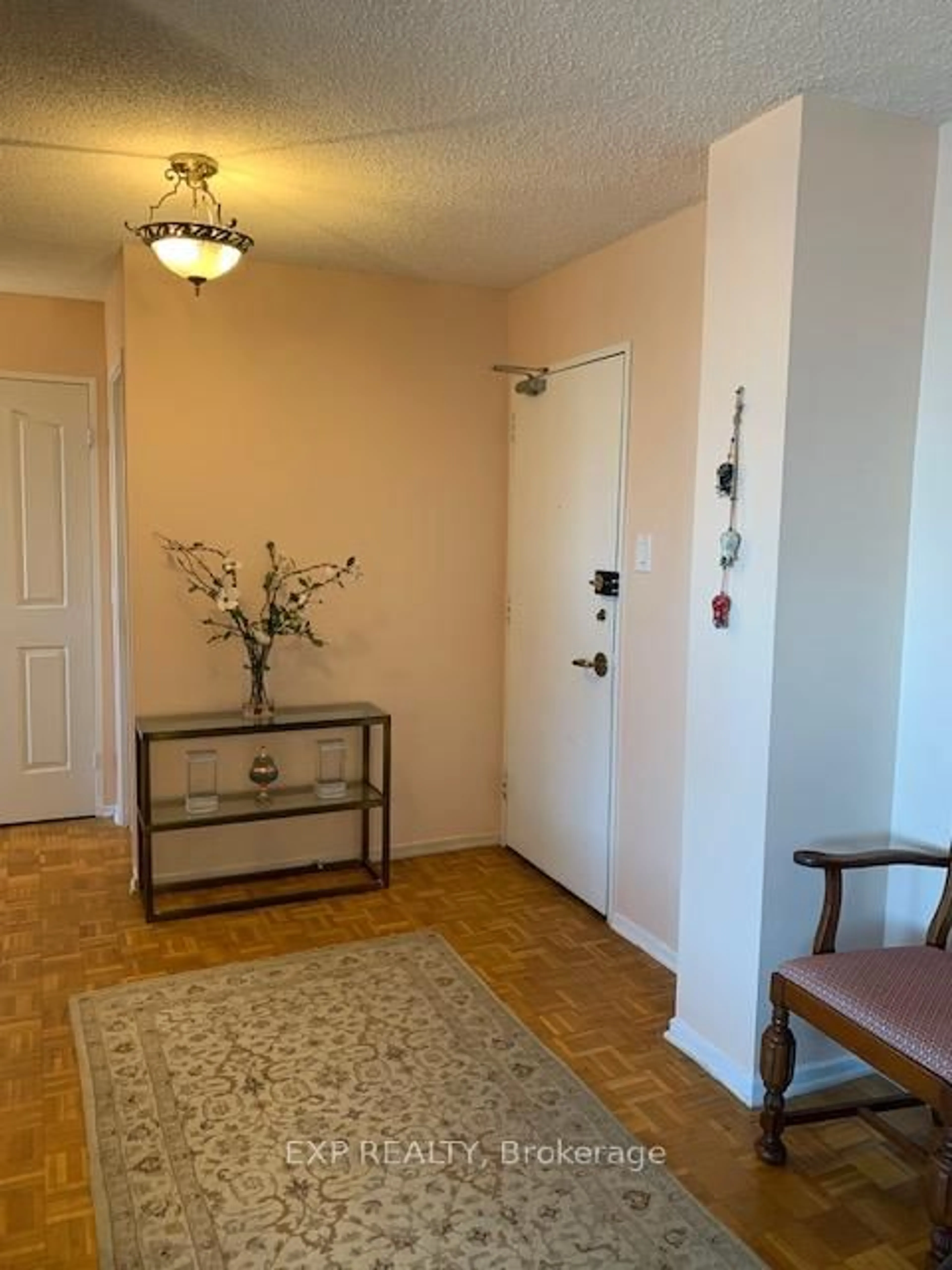 Indoor entryway for 2625 Regina St #902, Ottawa Ontario K2B 5W8