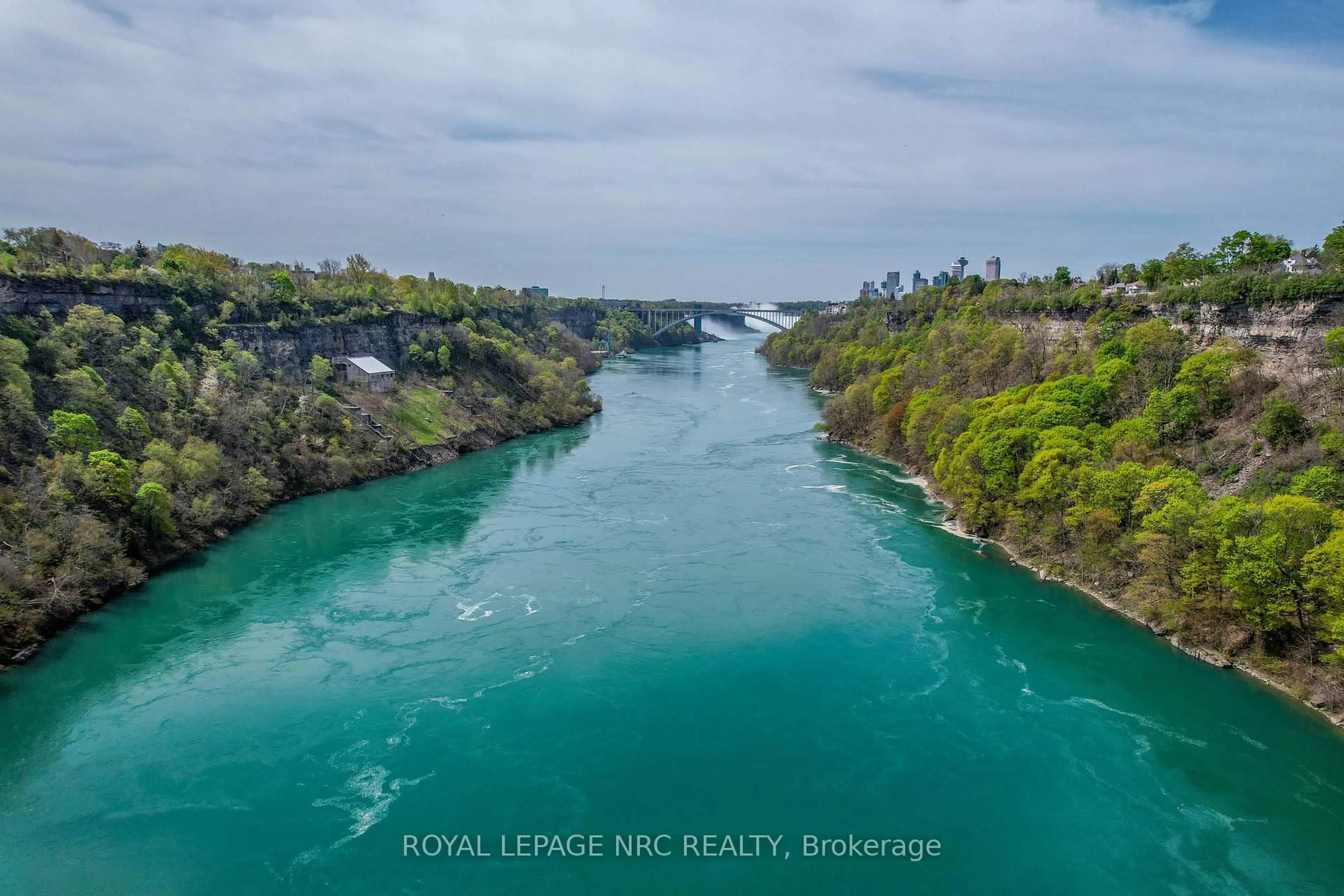 A pic from outside/outdoor area/front of a property/back of a property/a pic from drone, water/lake/river/ocean view for 4807 Zimmerman Ave, Niagara Falls Ontario L2E 3N1