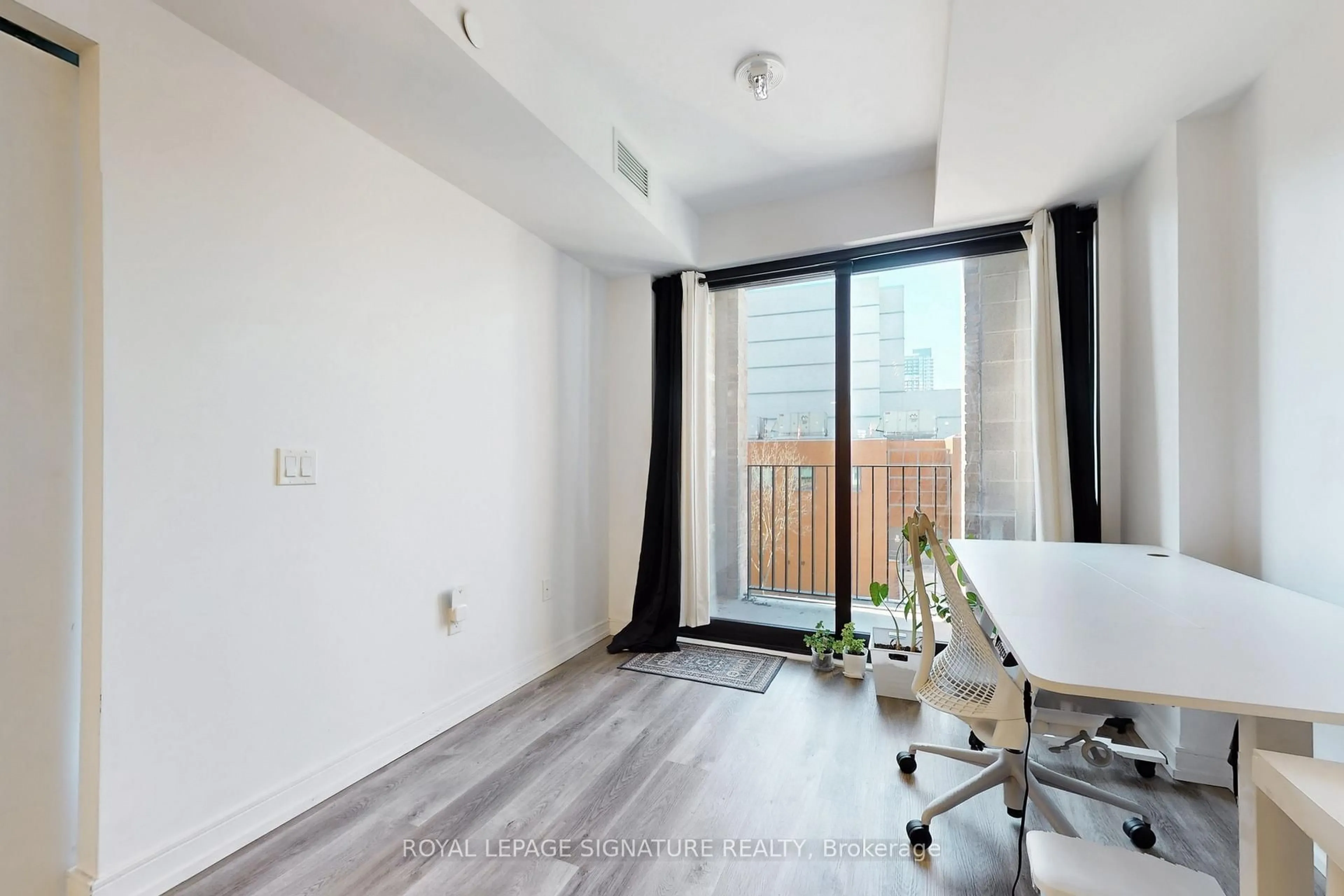 A pic of a room for 1 Jarvis St #315, Hamilton Ontario L8R 0A8