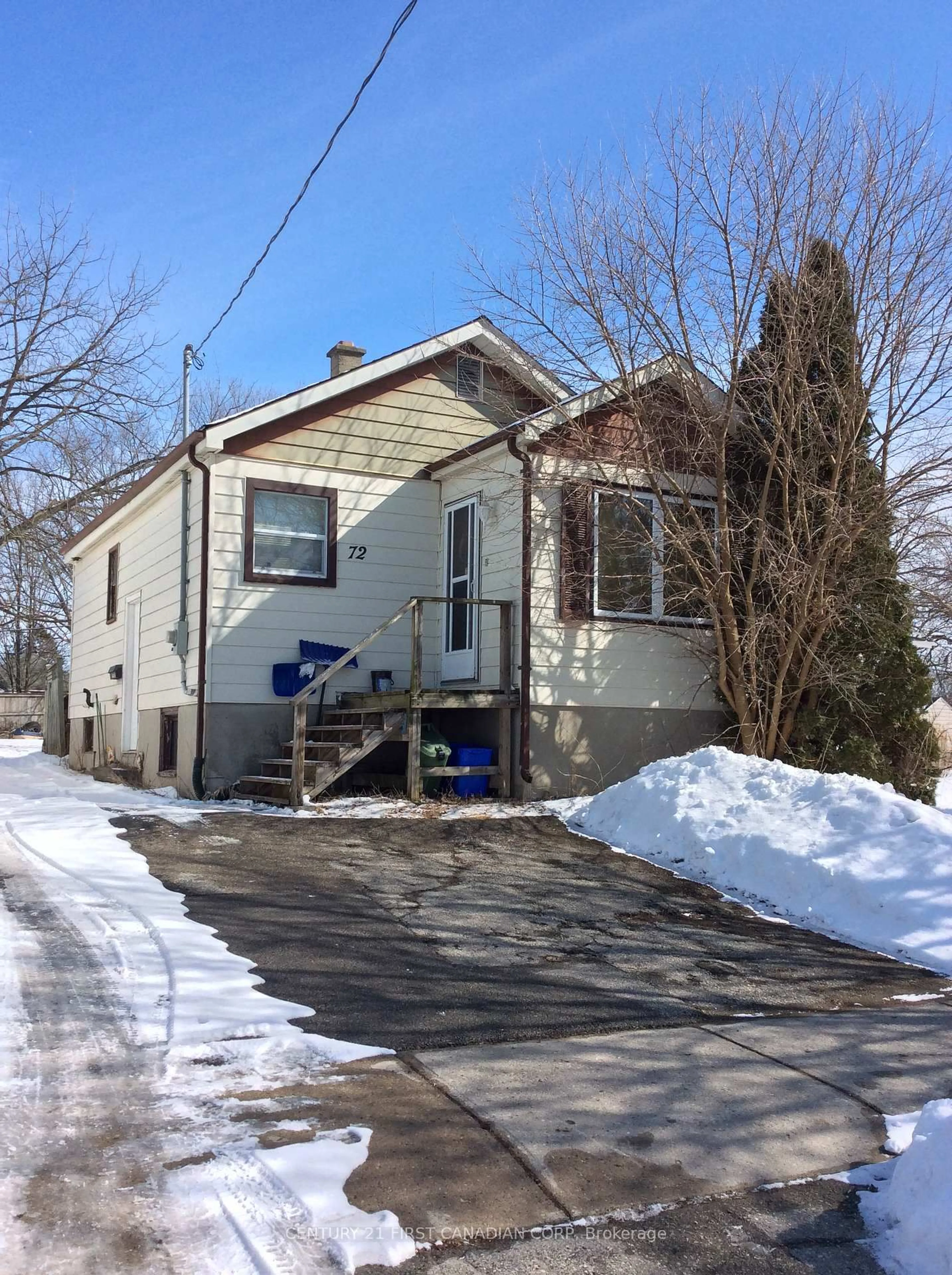 Unknown for 72 Lyman St, London East Ontario N5Y 1M6