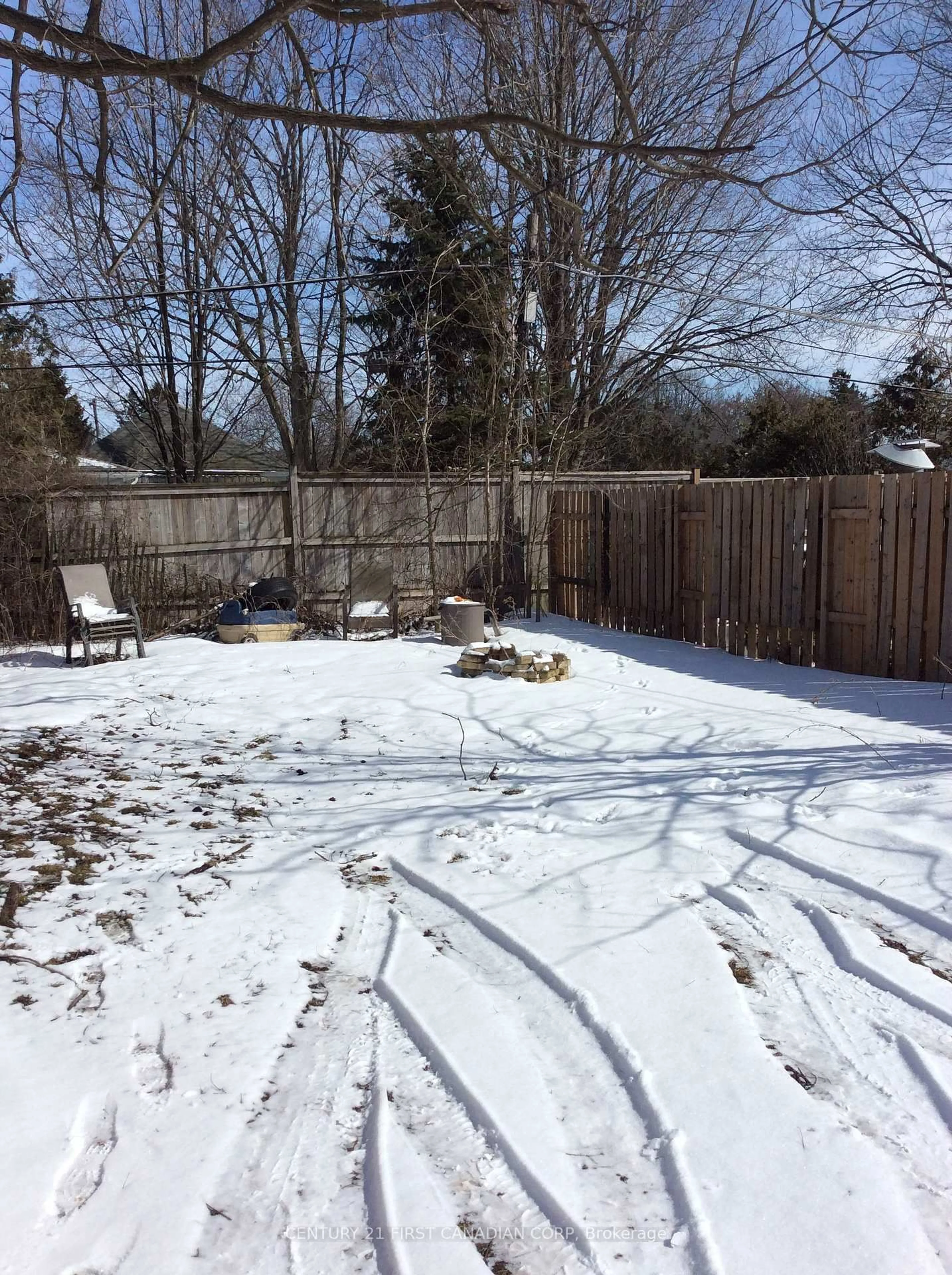 Patio, unknown for 72 Lyman St, London East Ontario N5Y 1M6