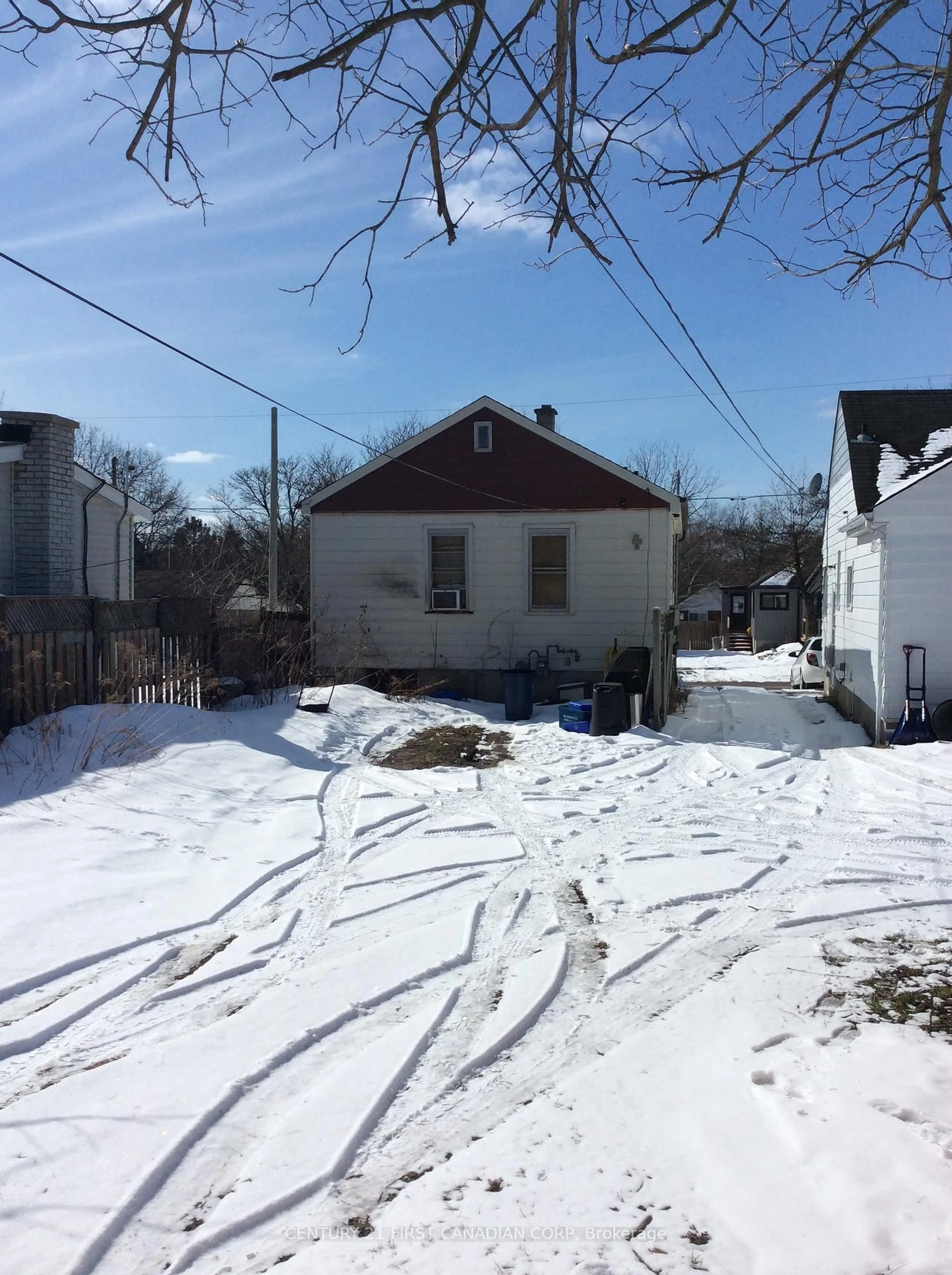 Unknown for 72 Lyman St, London East Ontario N5Y 1M6