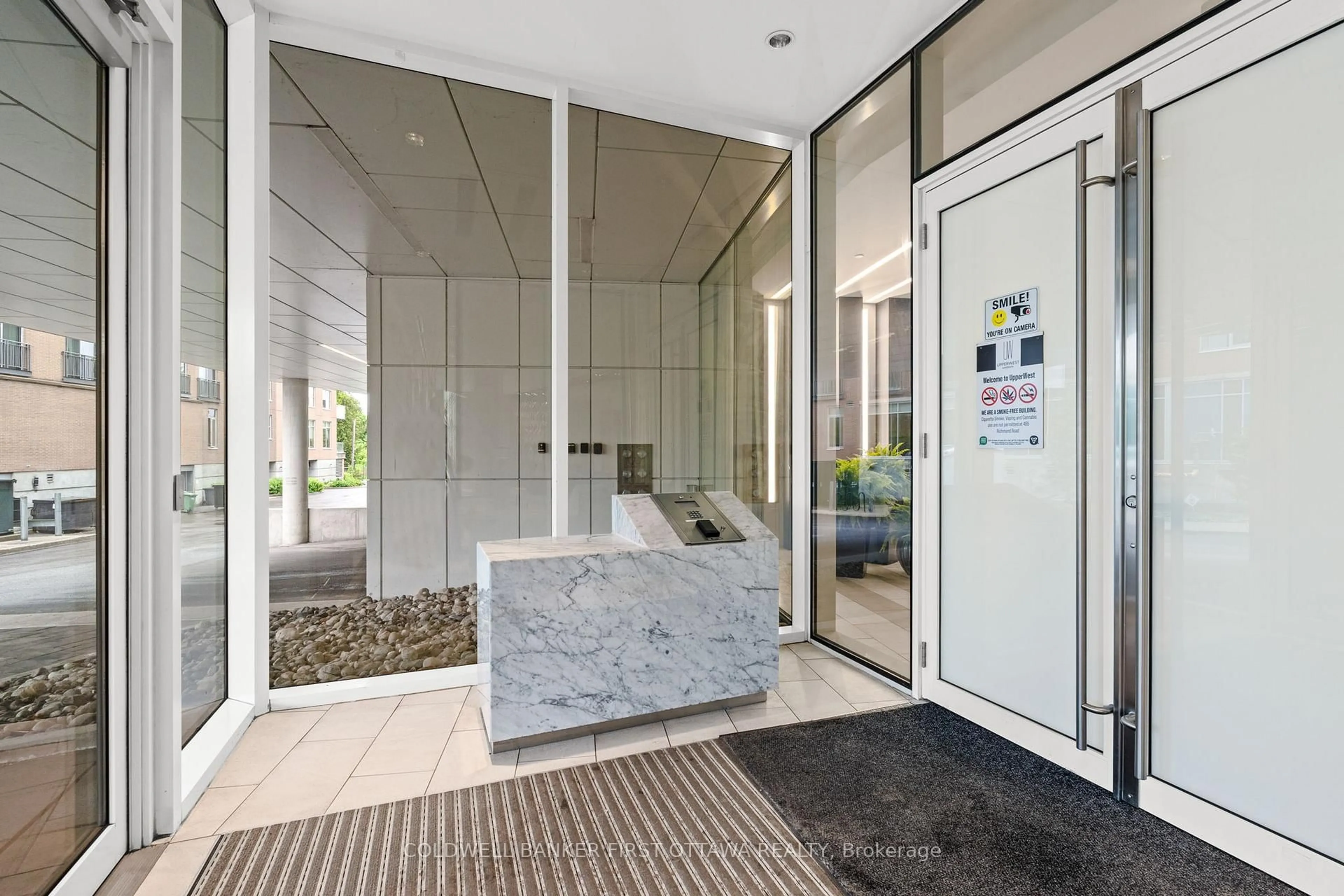 Indoor foyer for 485 RICHMOND Rd #1905, Ottawa Ontario K2A 3W9