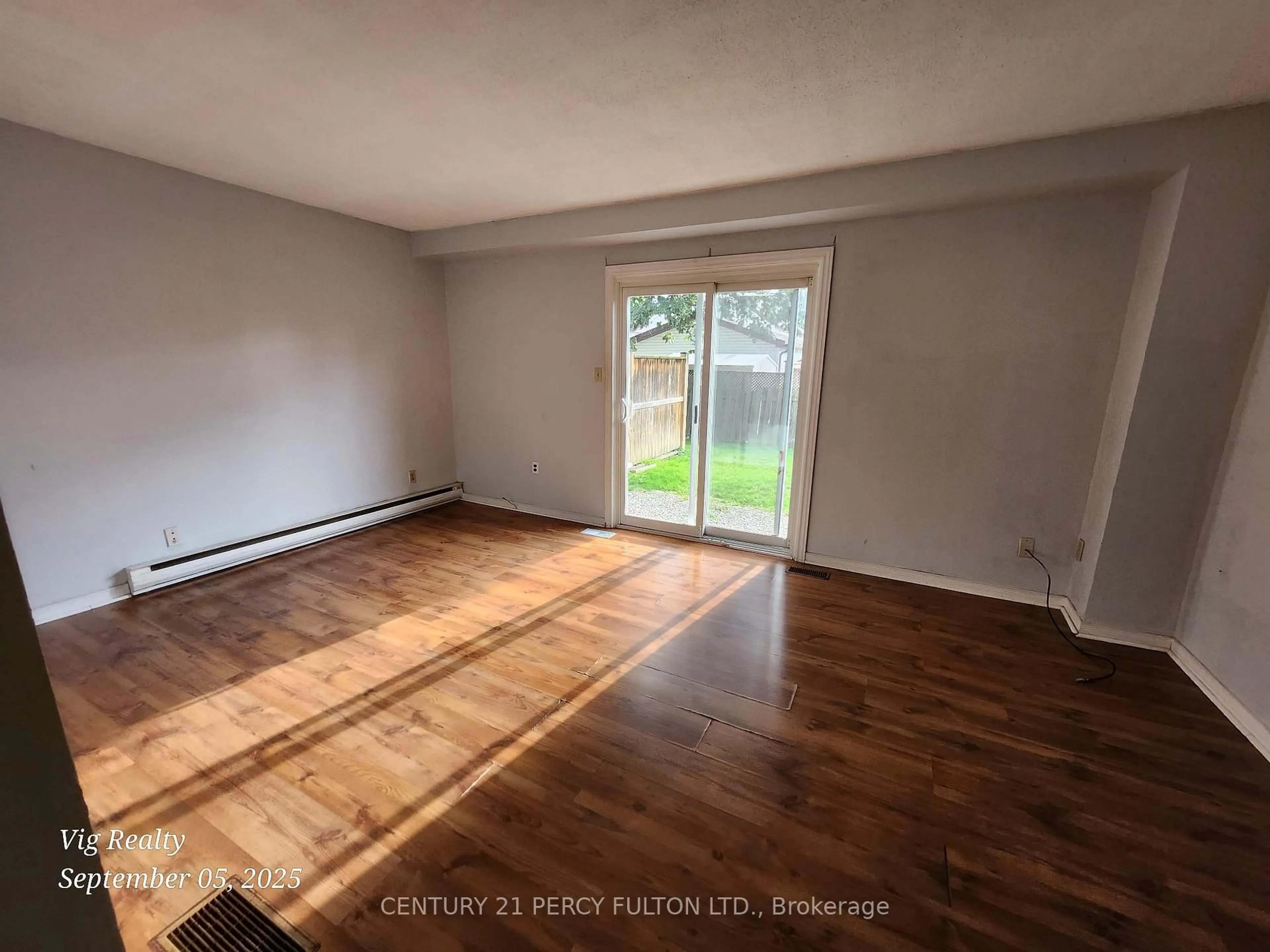 A pic of a room for 100 Brownleigh Ave #276, Welland Ontario L3B 5V8