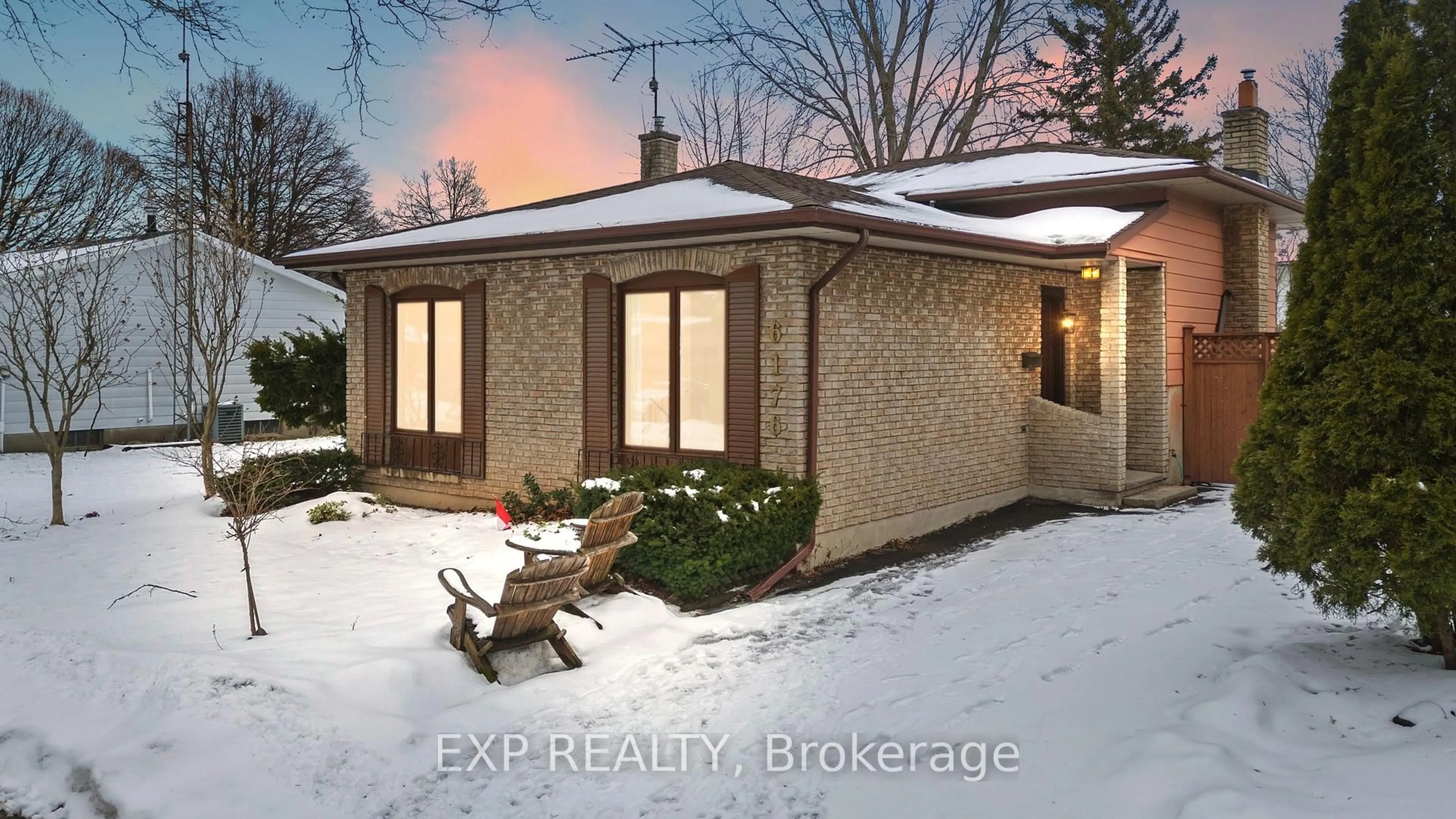 Home with brick exterior material, building for 6176 Johnson Dr, Niagara Falls Ontario L2J 3J5