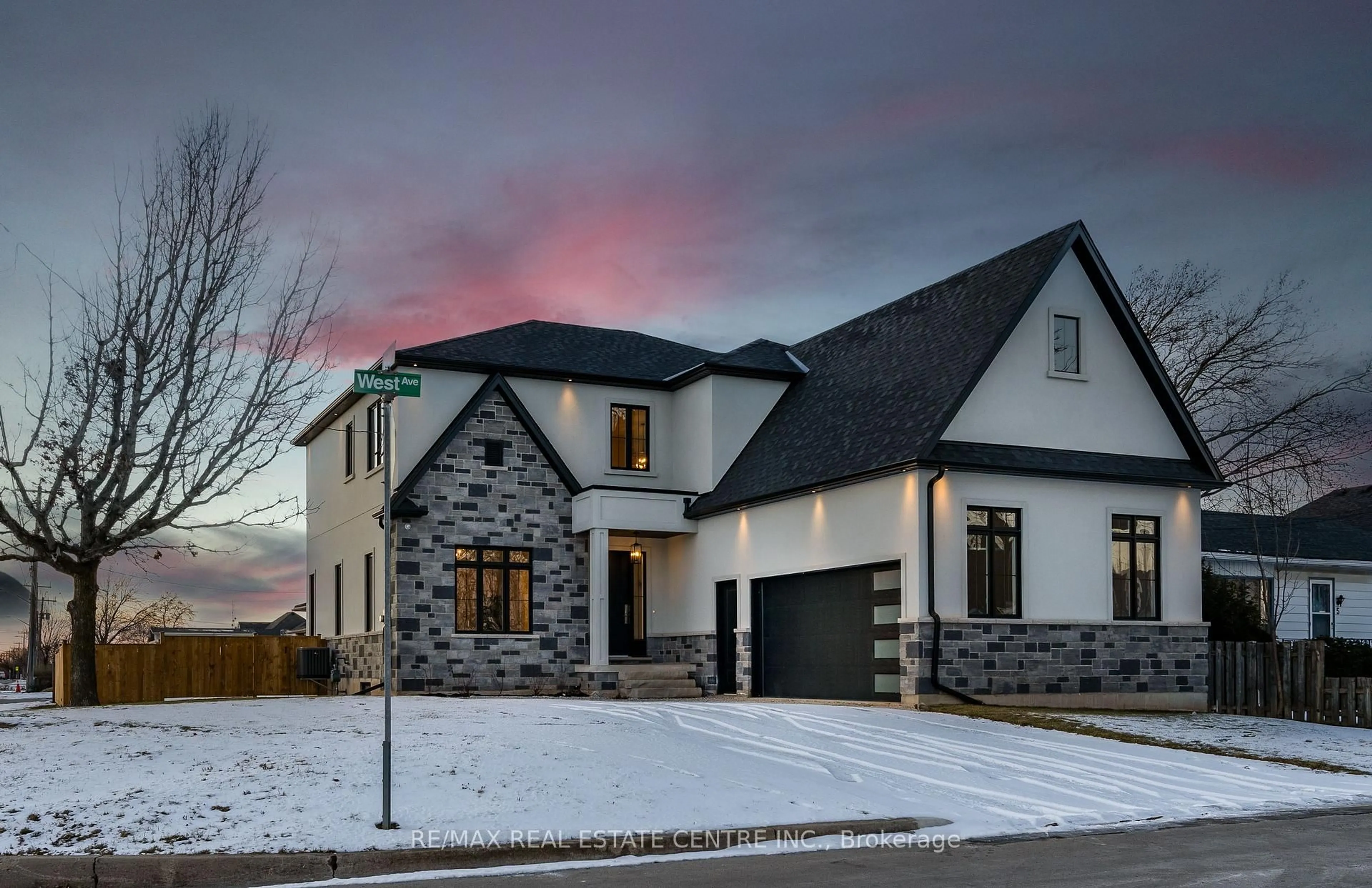 Home with brick exterior material, mountain view for 1 West Ave, Hamilton Ontario L8E 5L5