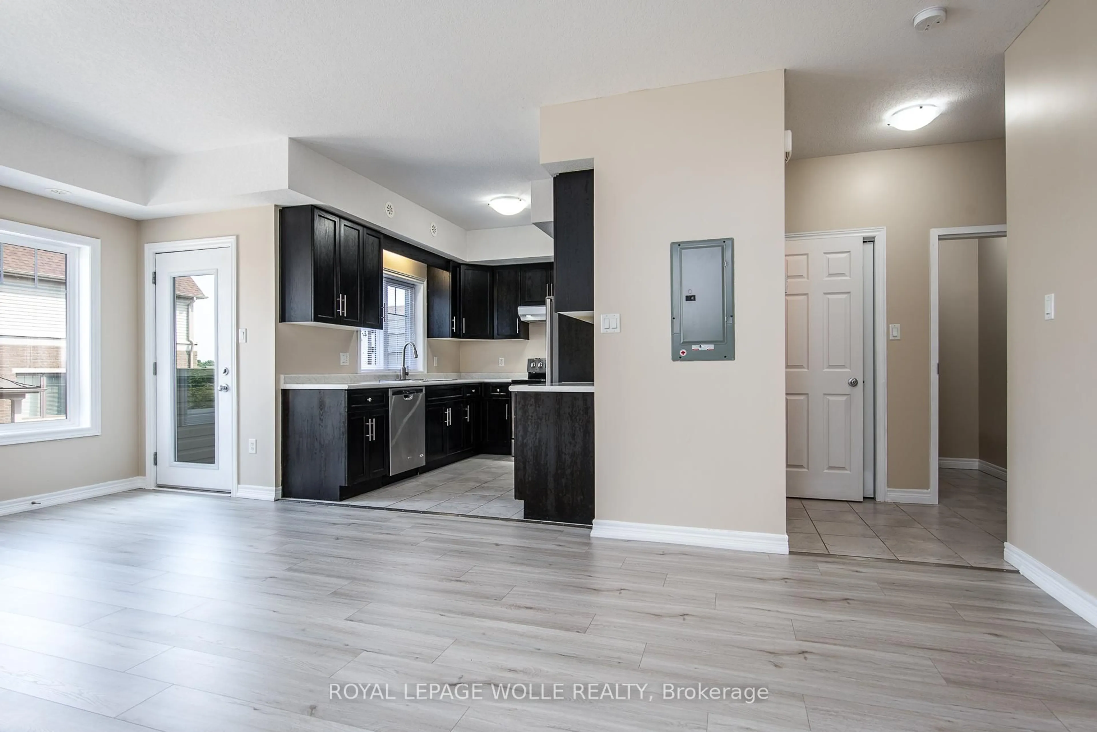 Open concept kitchen, unknown for 70 WILLOWRUN Dr #H3, Kitchener Ontario N2A 0J3