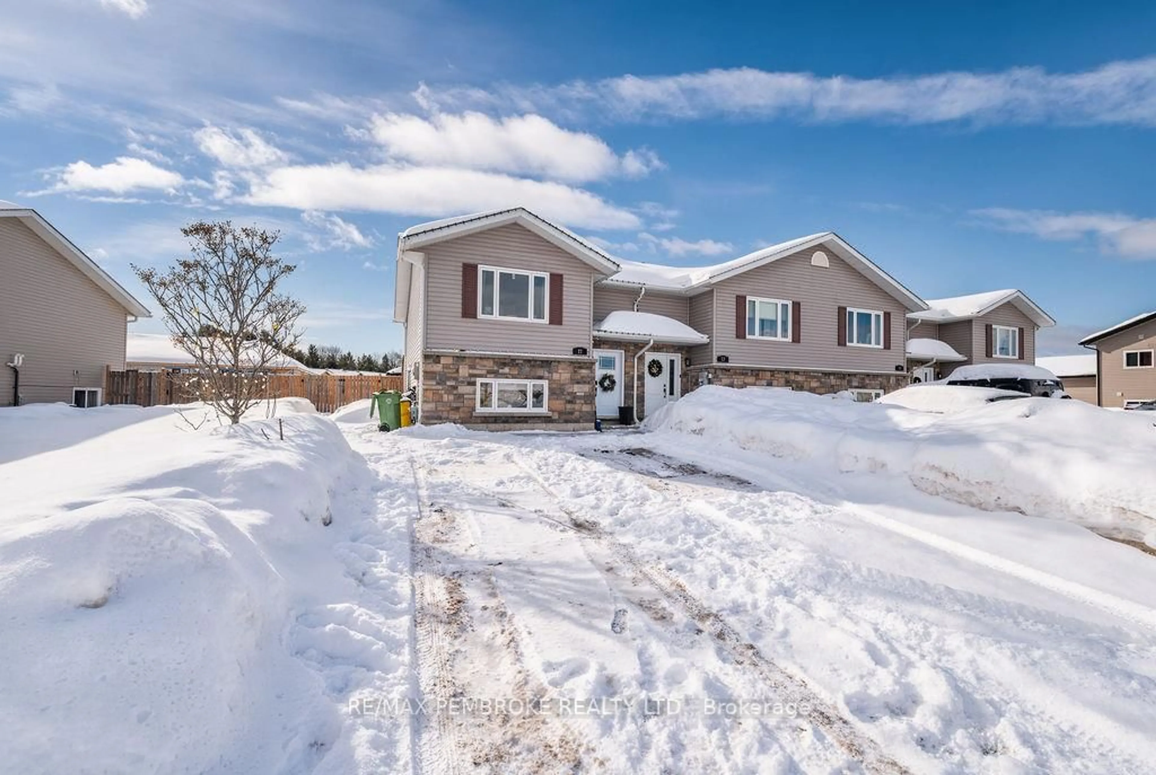 A pic from outside/outdoor area/front of a property/back of a property/a pic from drone, street for 11 William Thomas Dr, Petawawa Ontario K8H 2K3