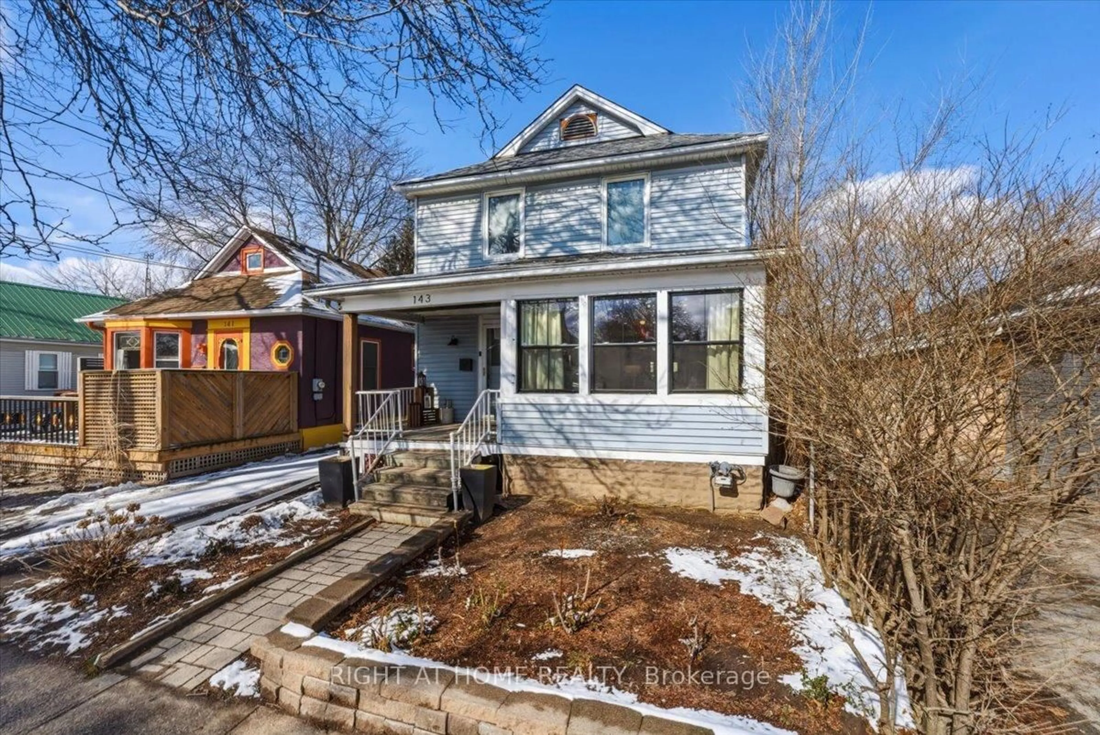 Home with brick exterior material, street for 143 RUSSELL Ave, St. Catharines Ontario L2R 1W2
