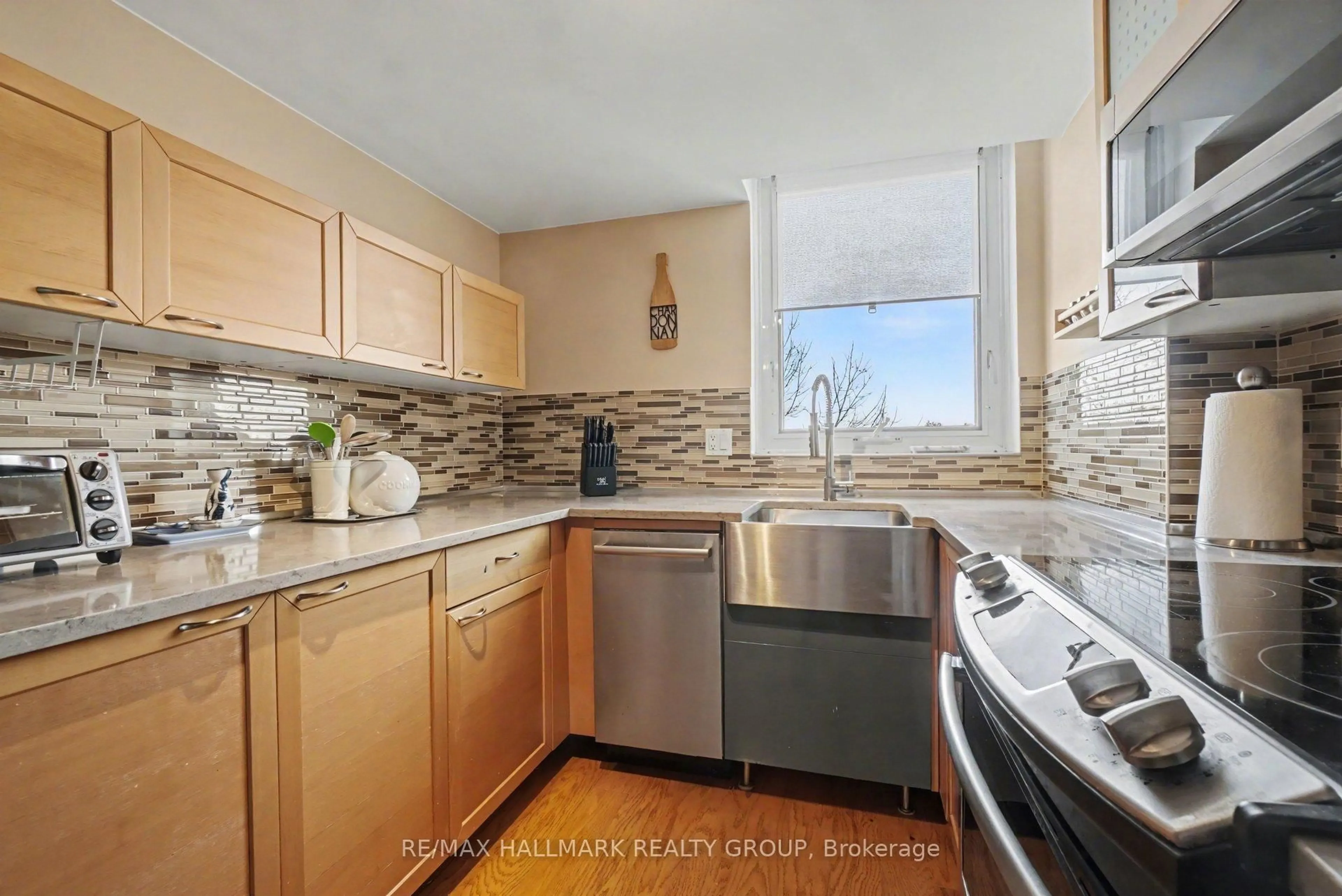 Standard kitchen, unknown for 80 Sandcastle Dr #616, Ottawa Ontario K2H 9E7