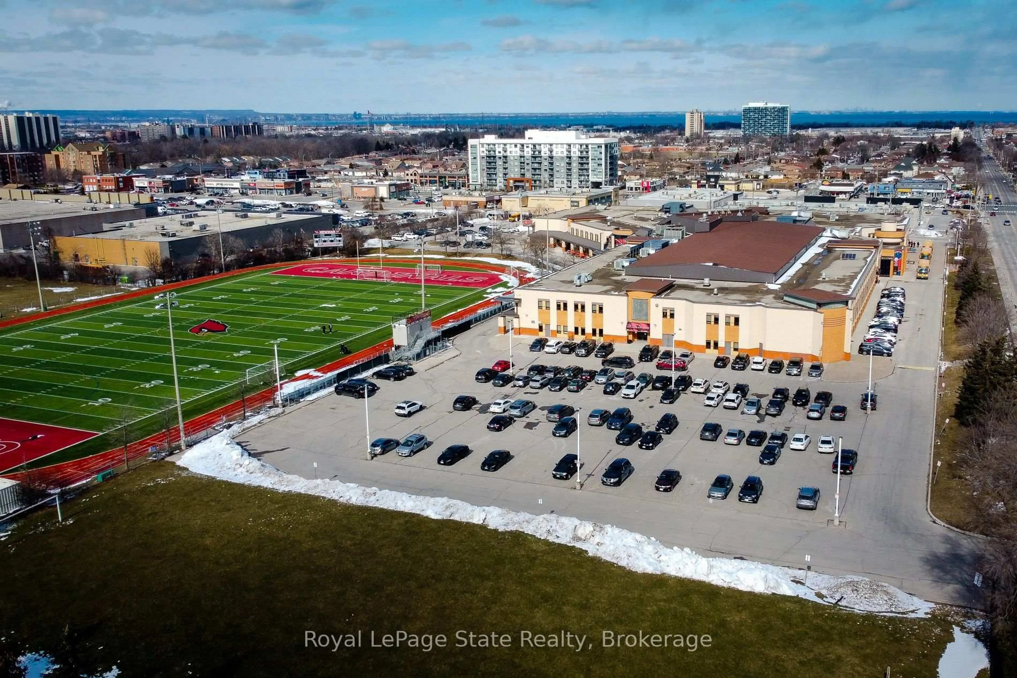 A pic from outside/outdoor area/front of a property/back of a property/a pic from drone, street for 151 Gateshead Cres #65, Hamilton Ontario L8G 3W1