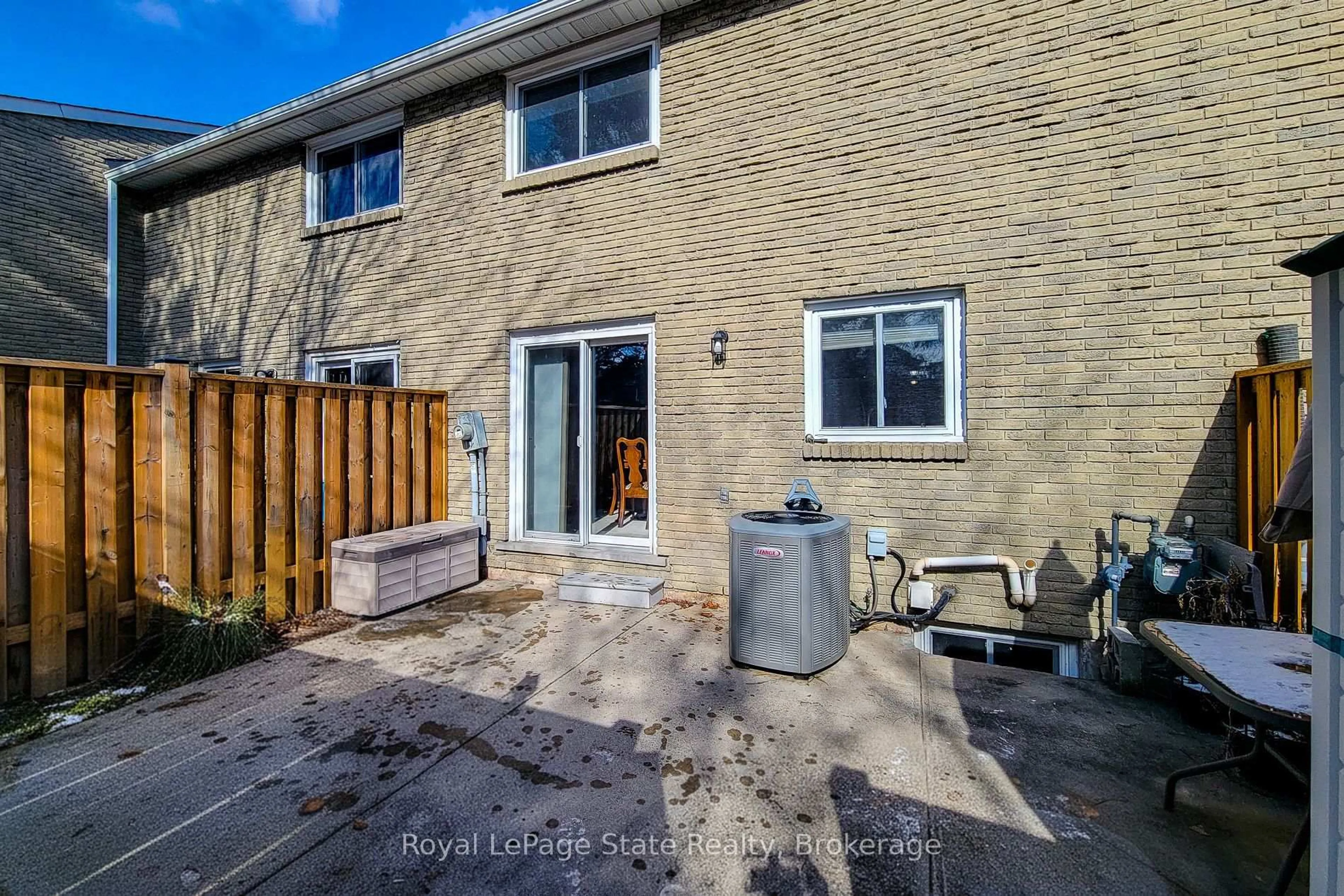 A pic from outside/outdoor area/front of a property/back of a property/a pic from drone, street for 151 Gateshead Cres #65, Hamilton Ontario L8G 3W1