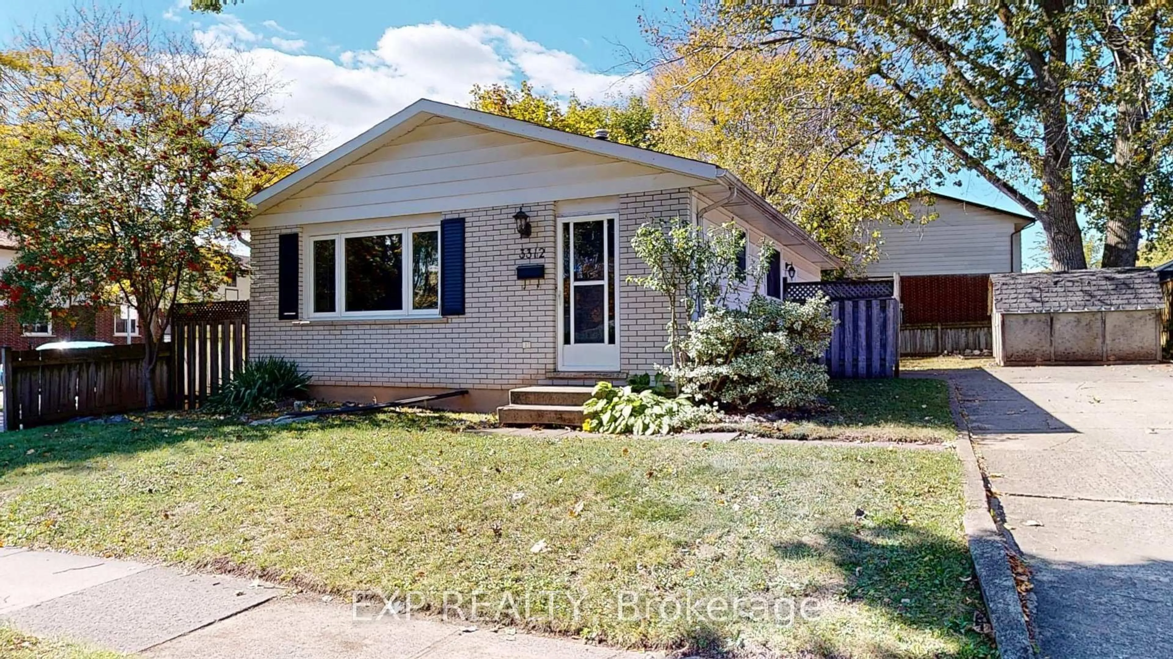 Home with vinyl exterior material, street for 3312 Addison Ave, Niagara Falls Ontario L2J 3L1