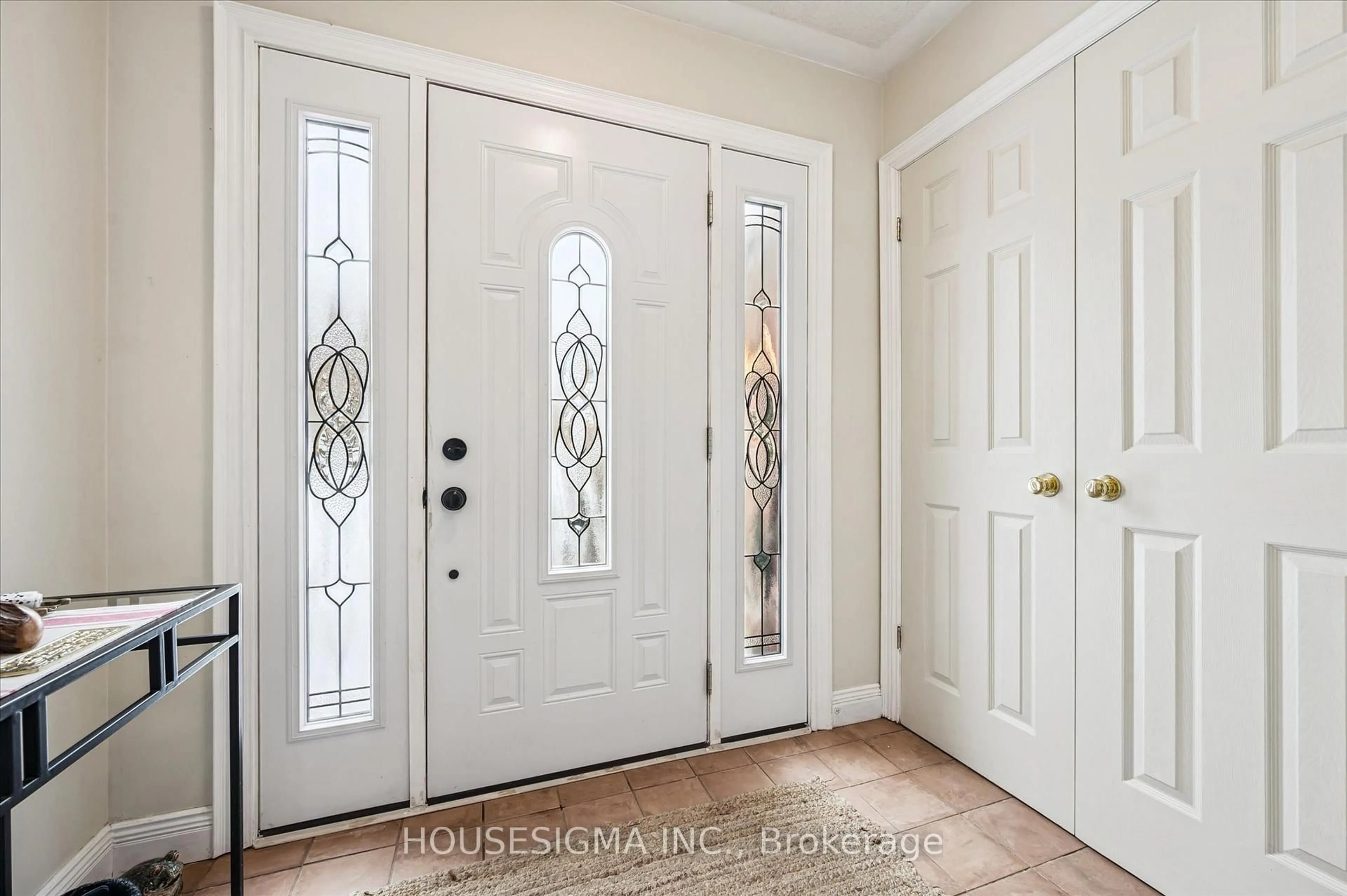 Indoor entryway for 25 Lynnvalley Cres, Kitchener Ontario N2N 3A8