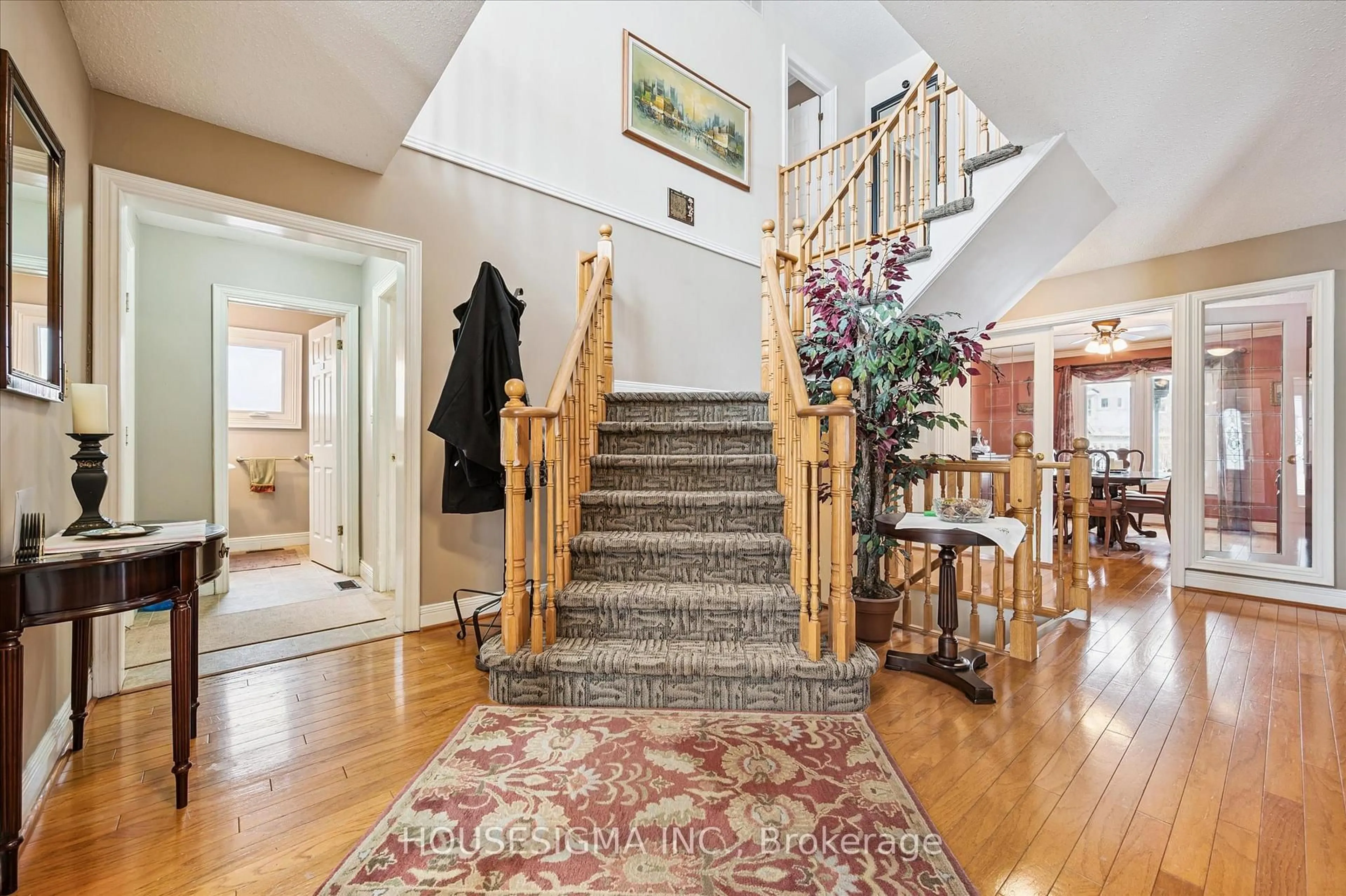 Indoor foyer for 25 Lynnvalley Cres, Kitchener Ontario N2N 3A8