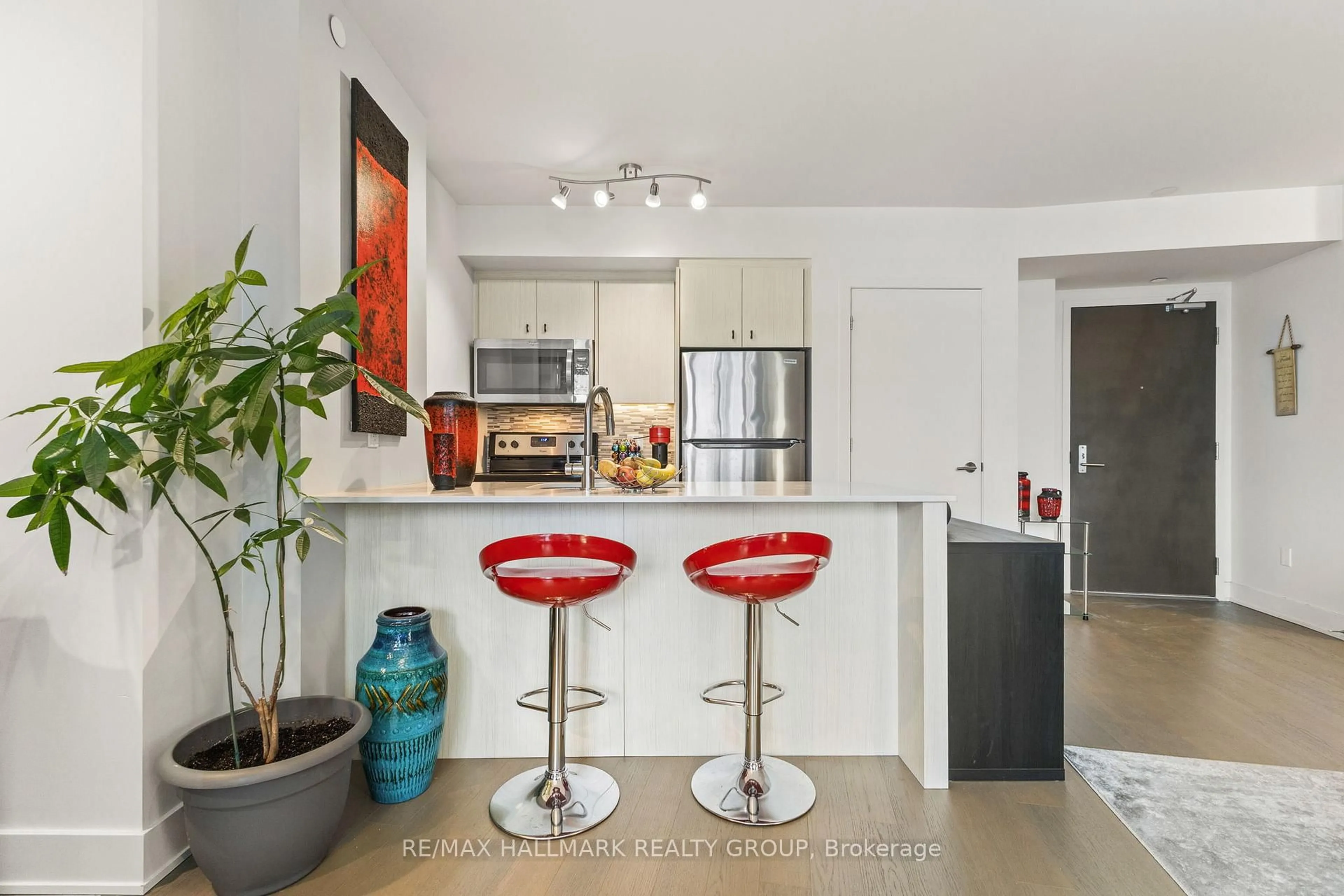 Open concept kitchen, unknown for 411 Mackay St #418, Ottawa Ontario K1M 2C5