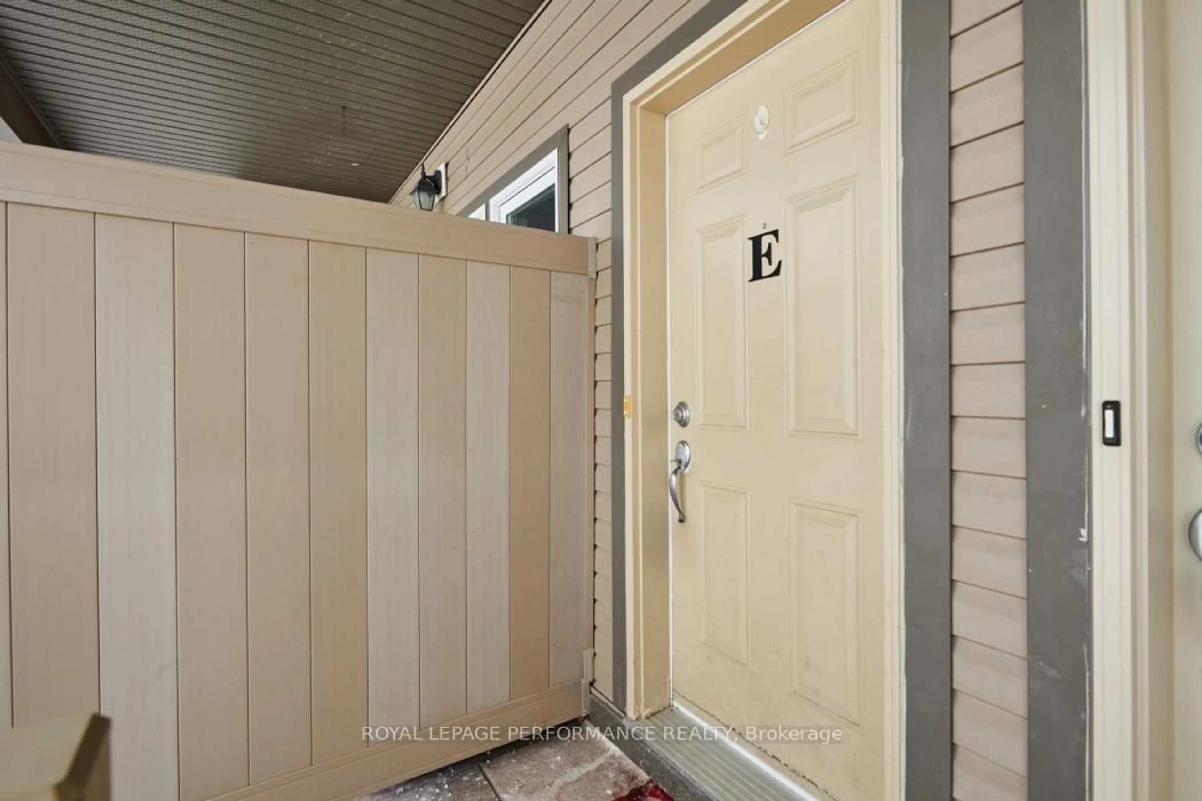 Indoor entryway for 1107 E Stittsville Main St #89, Stittsville Ontario K2S 0C8