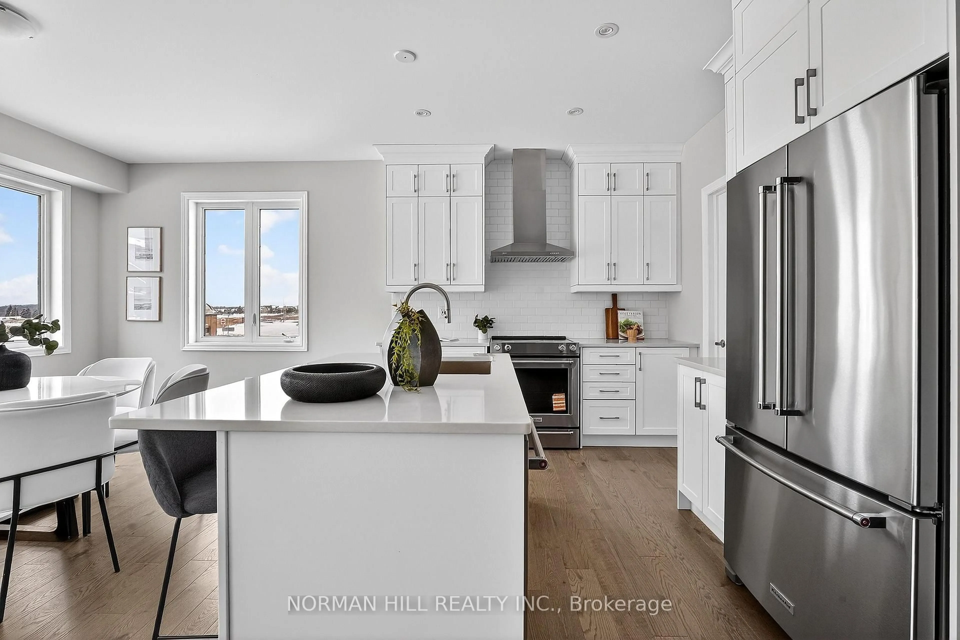 Contemporary kitchen, ceramic/tile floor for 37 Shoreview Dr, Welland Ontario L3B 0H2