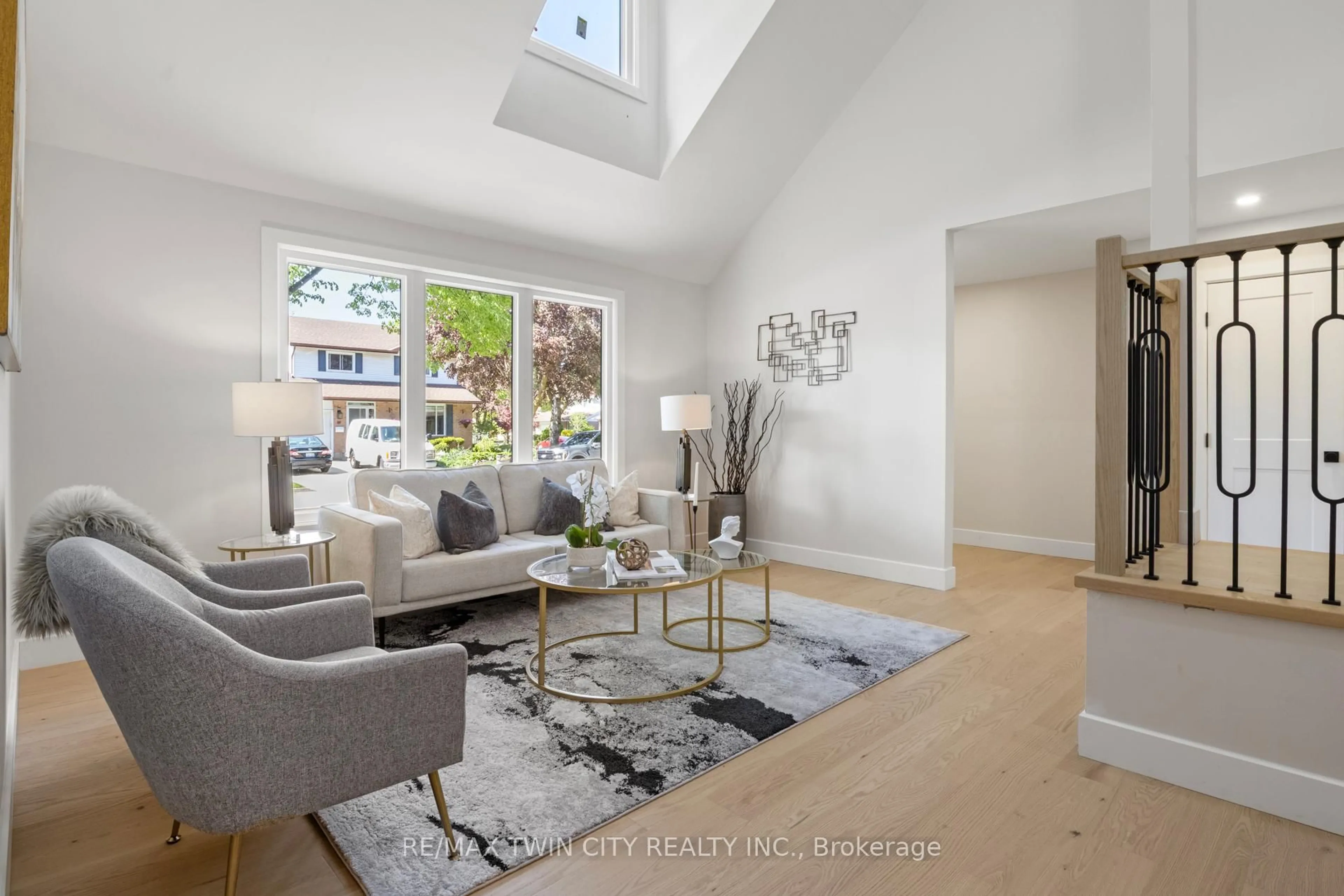 Living room with furniture, unknown for 92 Scenic Wood Cres, Kitchener Ontario N2A 3N6