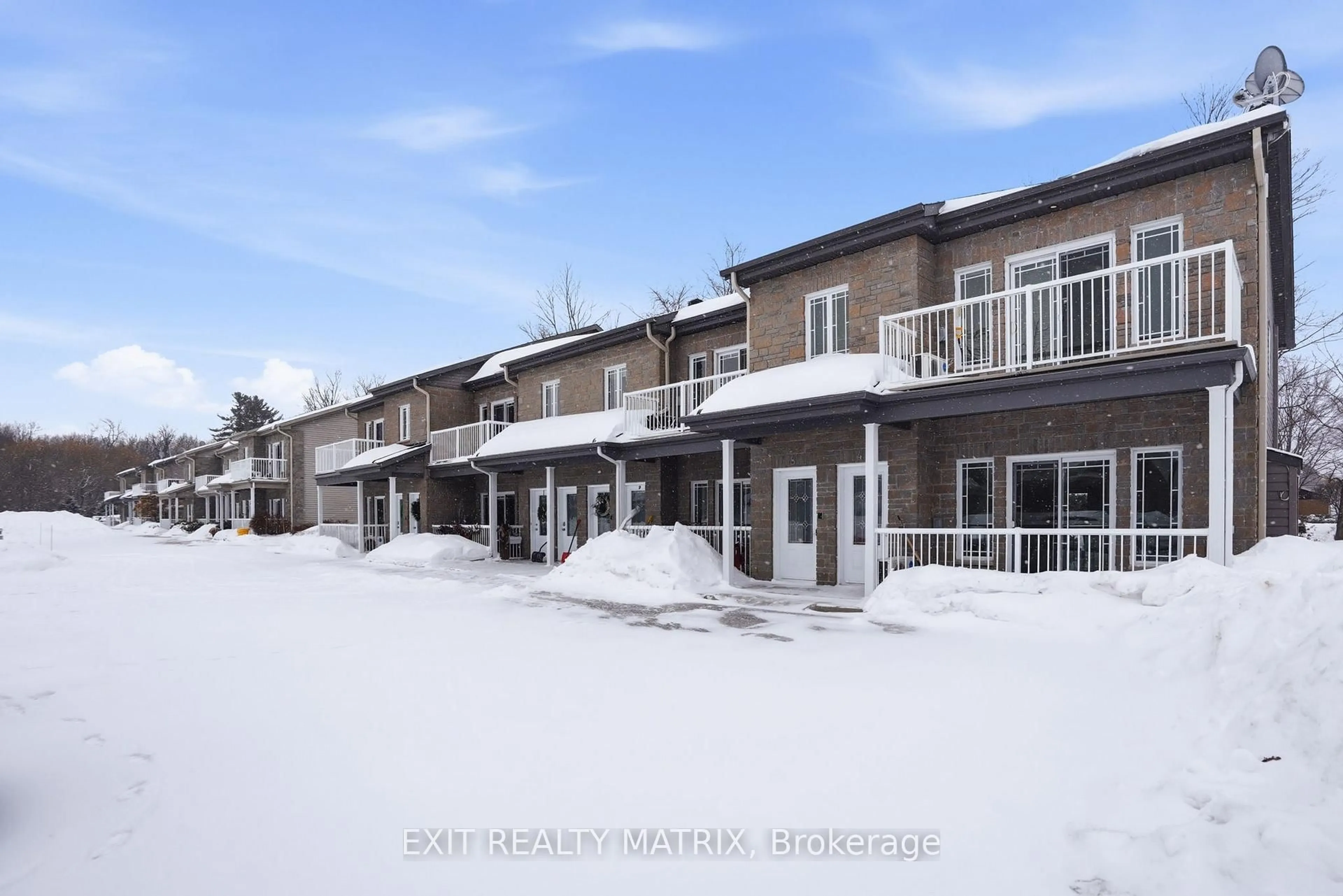 Patio, unknown for 20 Valain St #4, Alfred and Plantagenet Ontario K0B 1A0