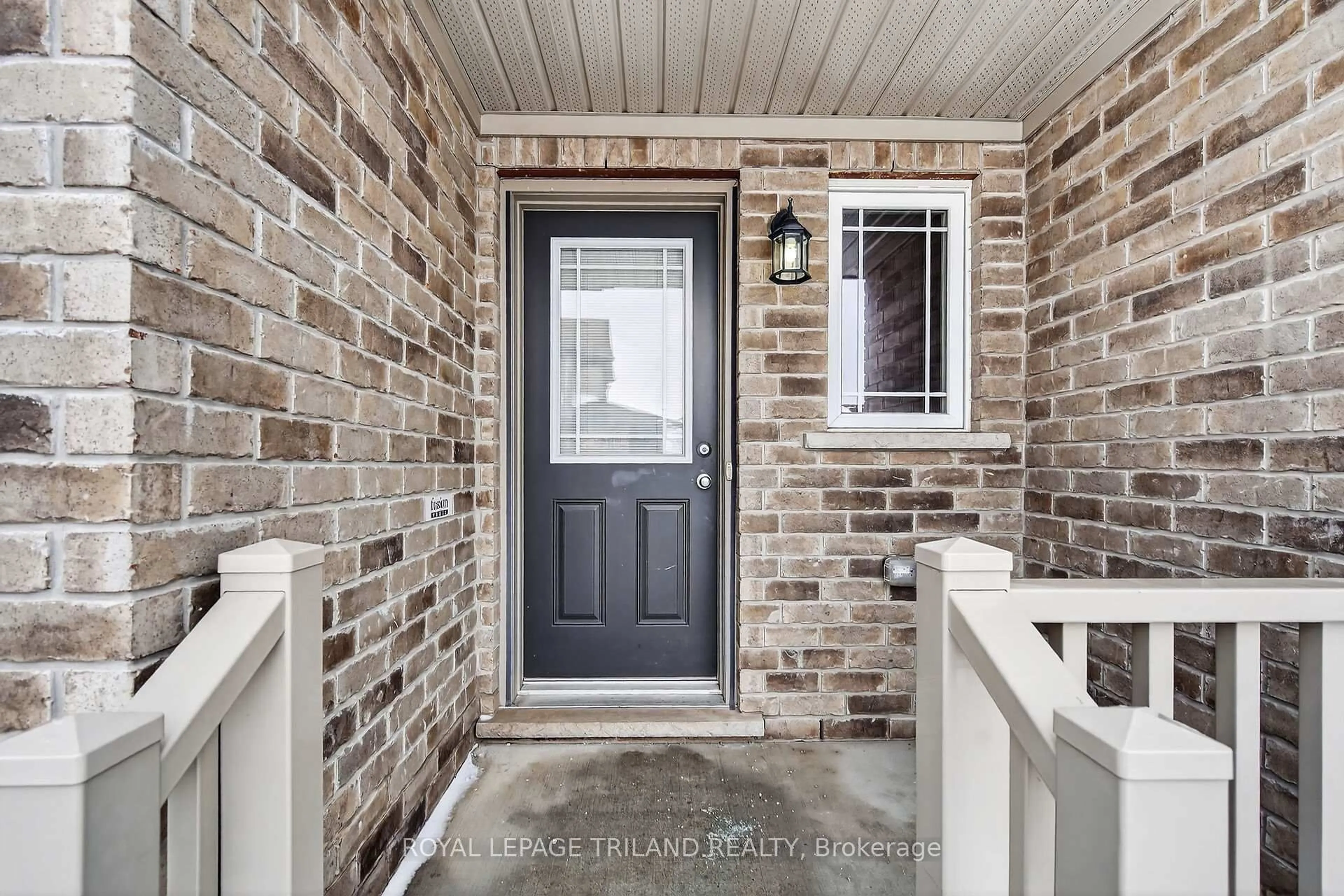Indoor entryway for 1220 Riverbend Rd #45, London South Ontario N6K 0B4