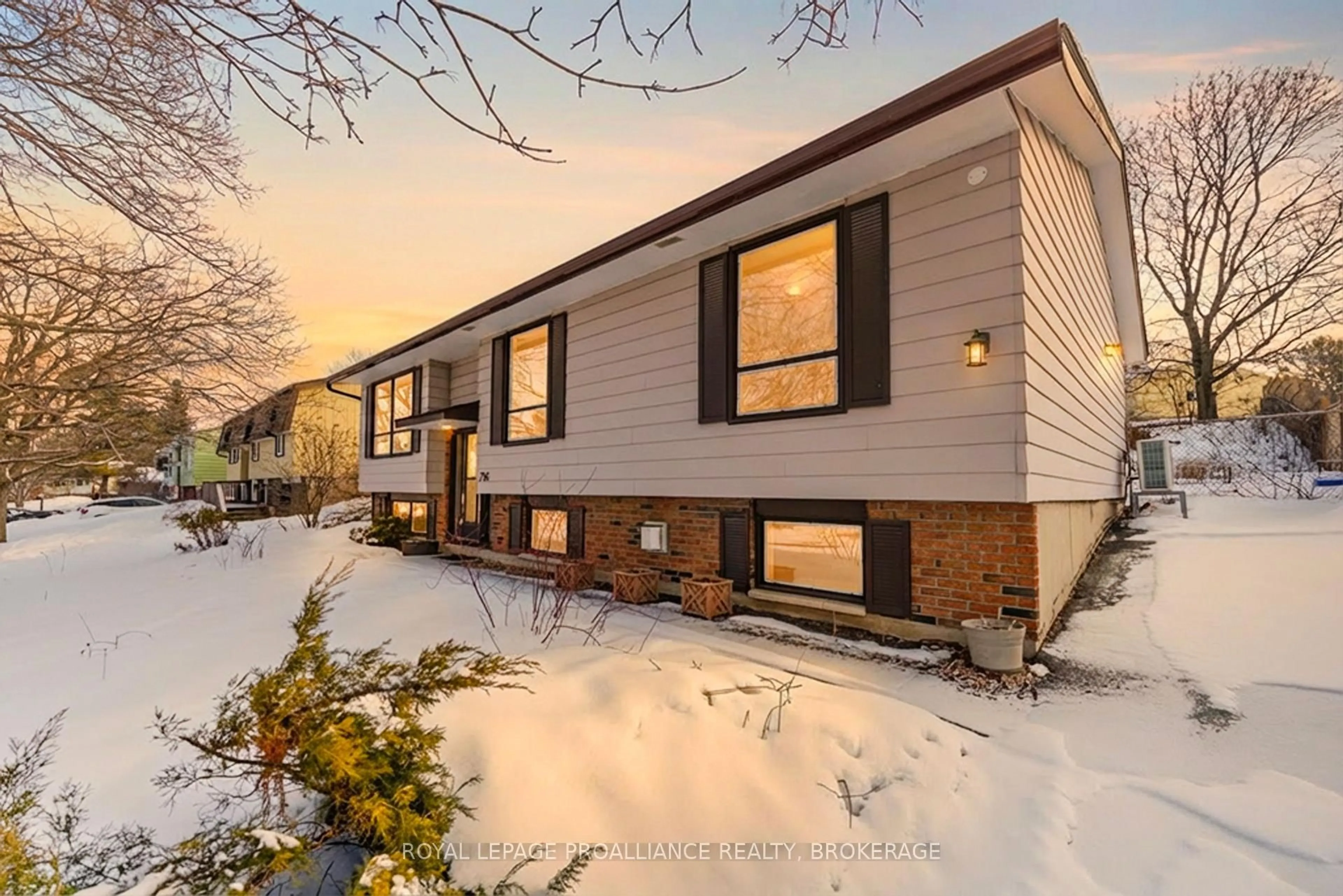 Unknown for 796 Hillside Dr, Kingston Ontario K7M 5Y8