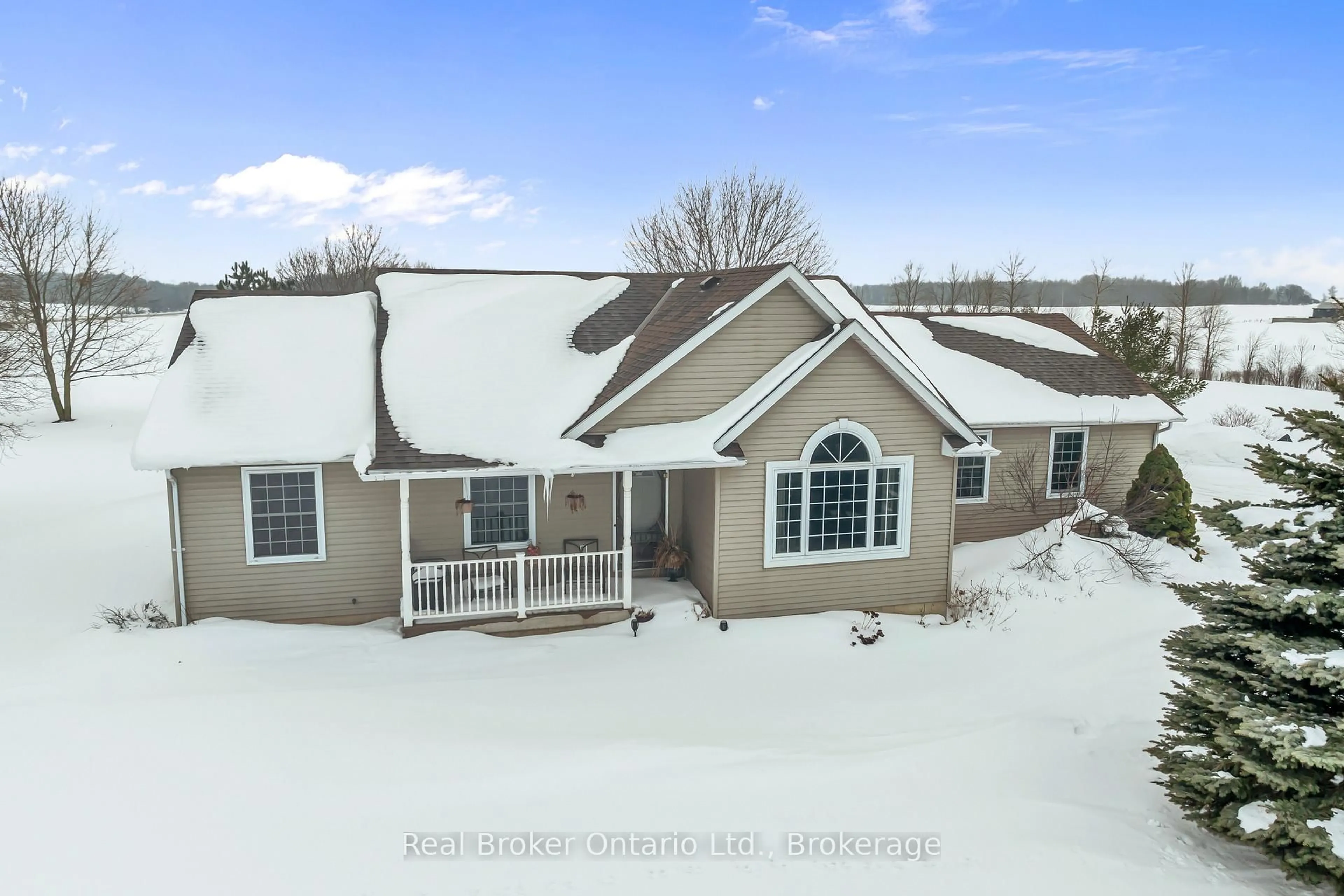 A pic from outside/outdoor area/front of a property/back of a property/a pic from drone, unknown for 44611 Perth Line 86 Line, Huron East Ontario N4W 3G6