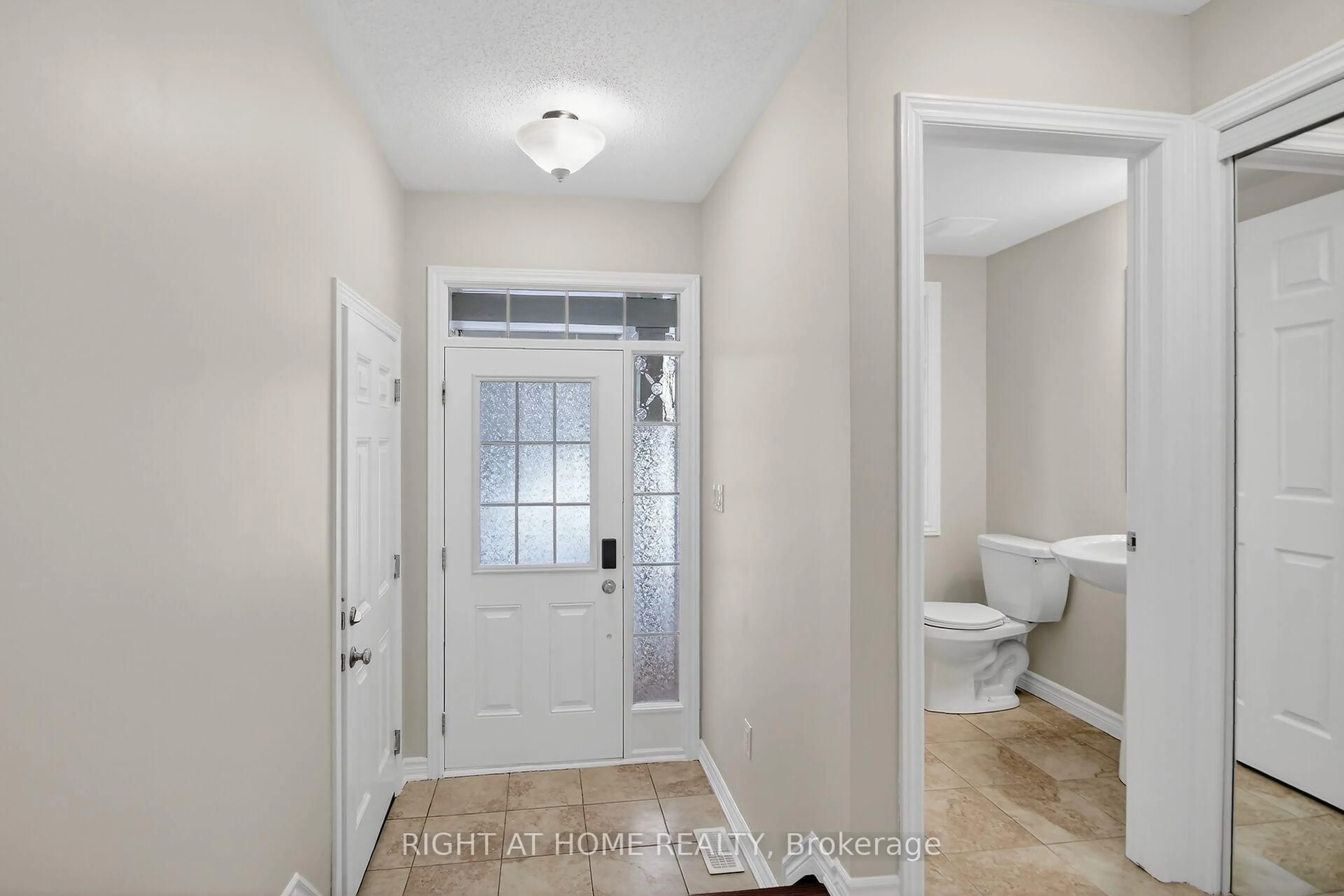 Indoor entryway for 766 Mayfly Cres, Ottawa Ontario K2J 6C7