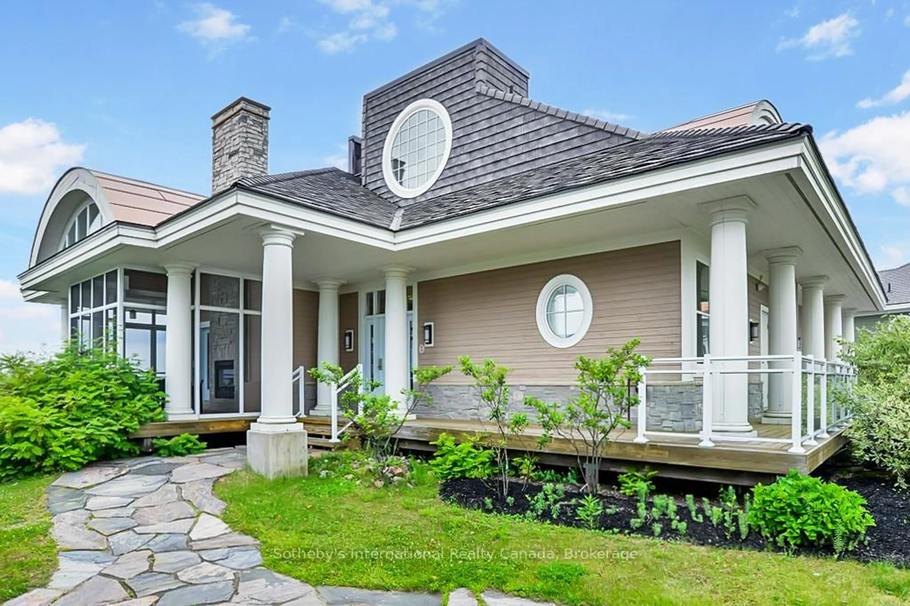 Home with vinyl exterior material, mountain view for 1869 MUSKOKA ROAD 118 #T202 (A2), Muskoka Lakes Ontario P1L 1W8