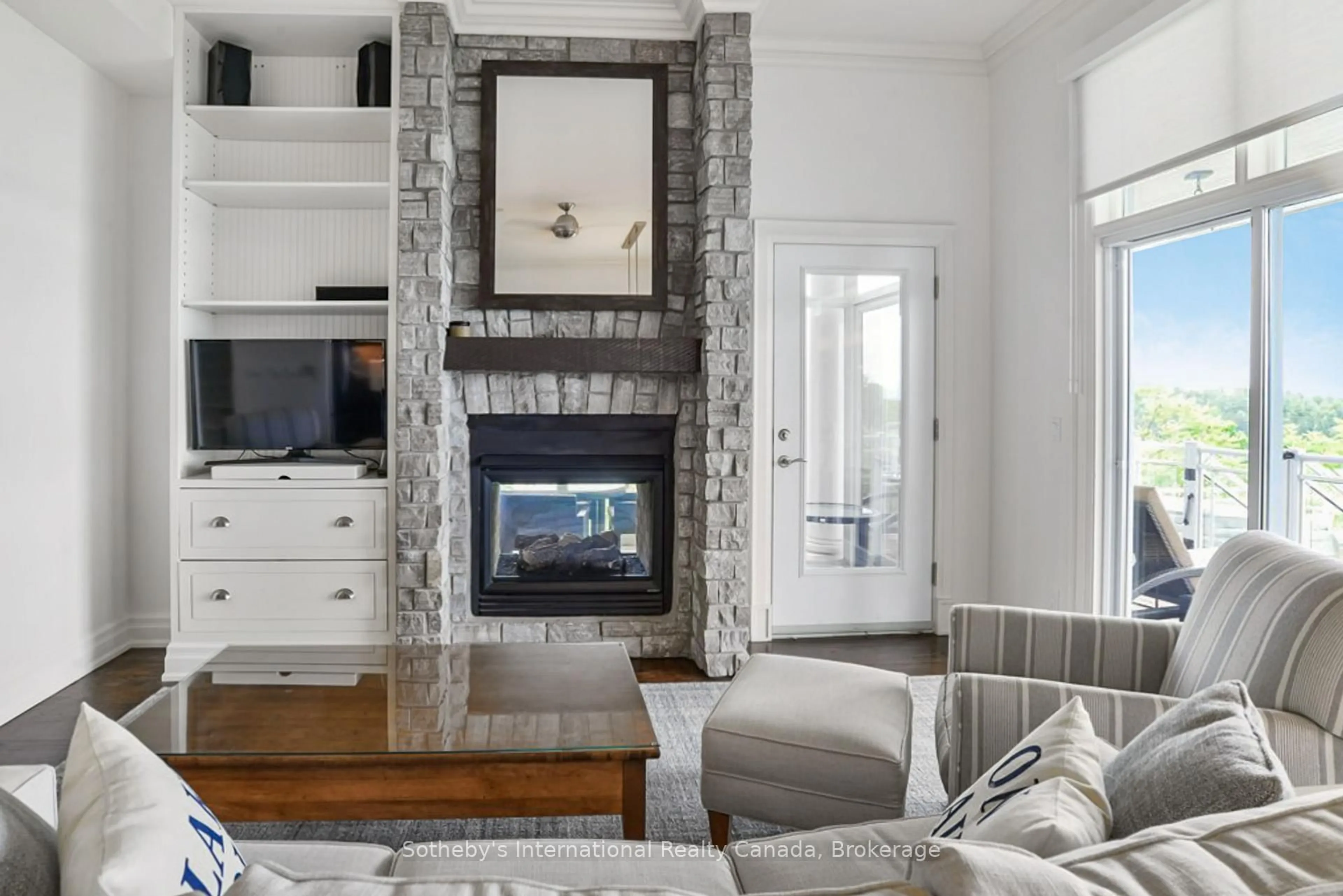 Living room with furniture, unknown for 1869 MUSKOKA ROAD 118 #T202 (B2), Muskoka Lakes Ontario P1L 1W8