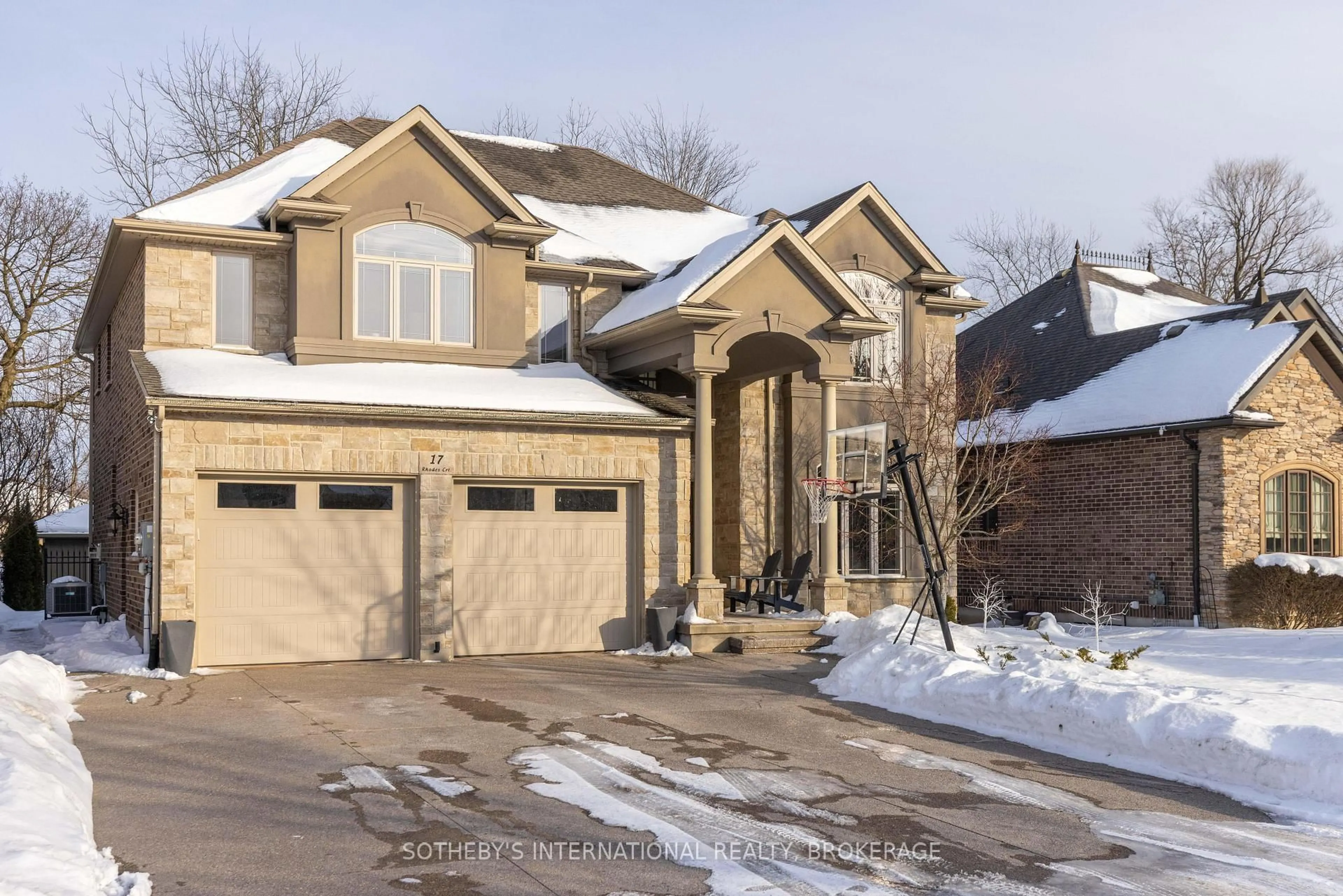 Home with brick exterior material, street for 17 Rhodes Crt, Pelham Ontario L0S 1E4