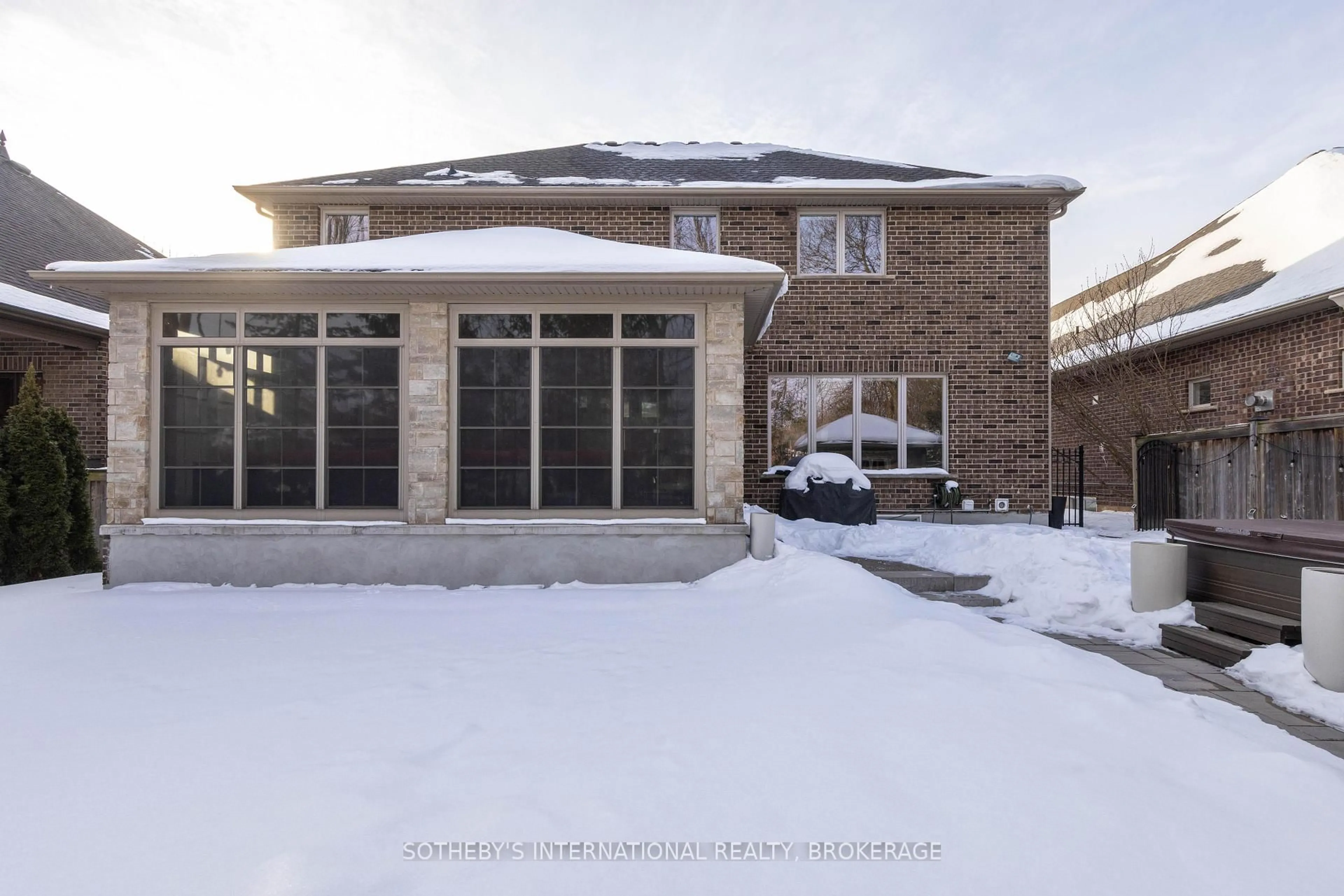 Home with brick exterior material, street for 17 Rhodes Crt, Pelham Ontario L0S 1E4