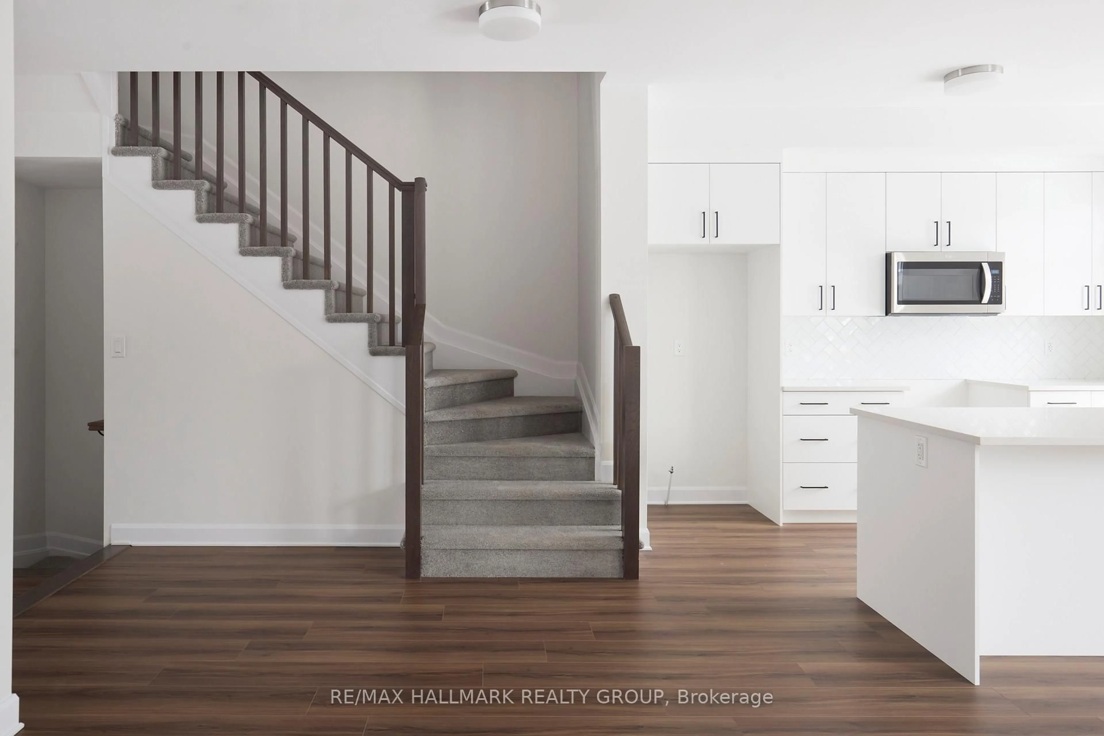 Unknown for 578 Roundhouse Cres, Ottawa Ontario K2S 1K4