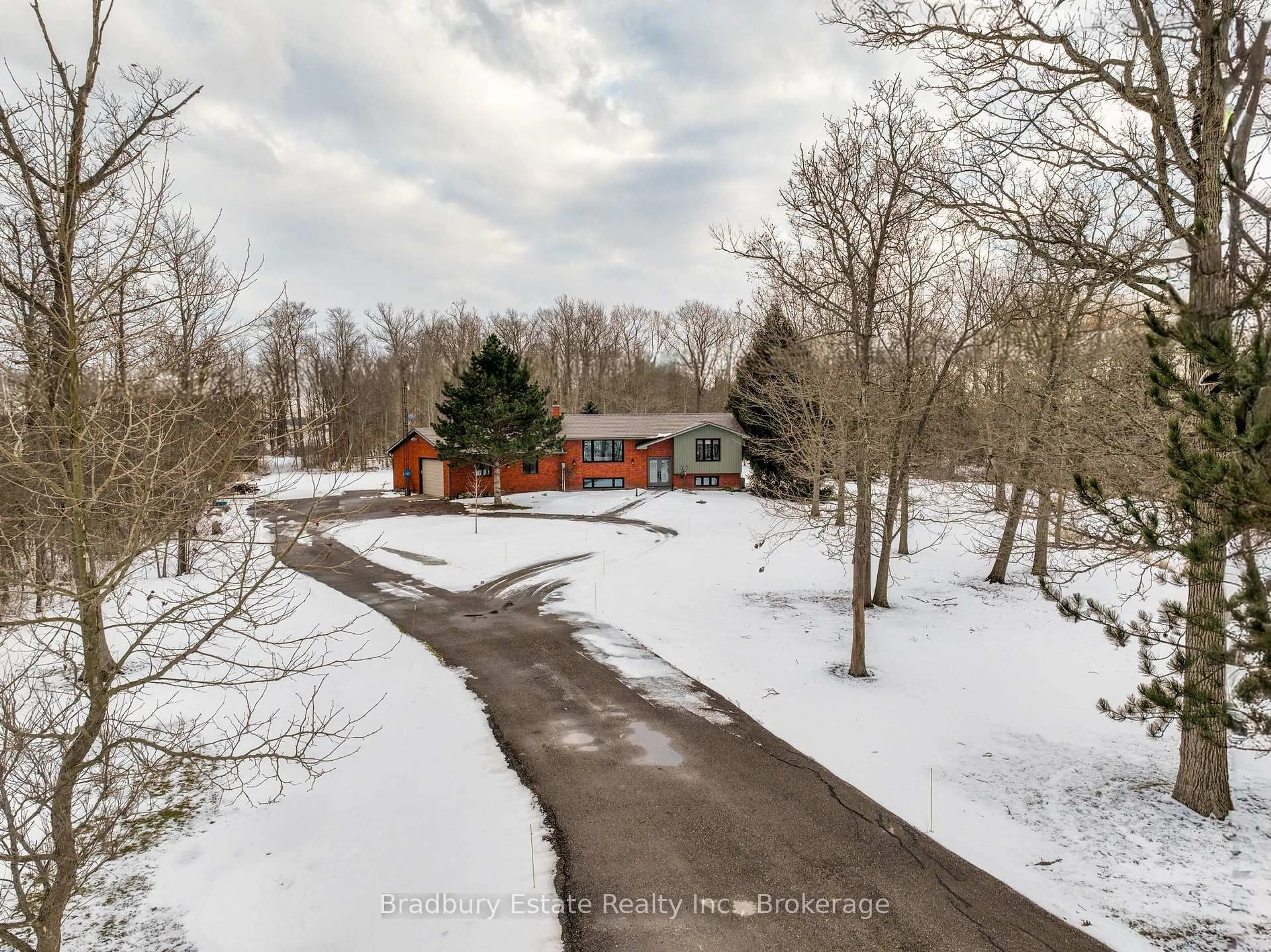 A pic from outside/outdoor area/front of a property/back of a property/a pic from drone, unknown for 1360 Concession 2 Rd, Haldimand Ontario N0A 1R0