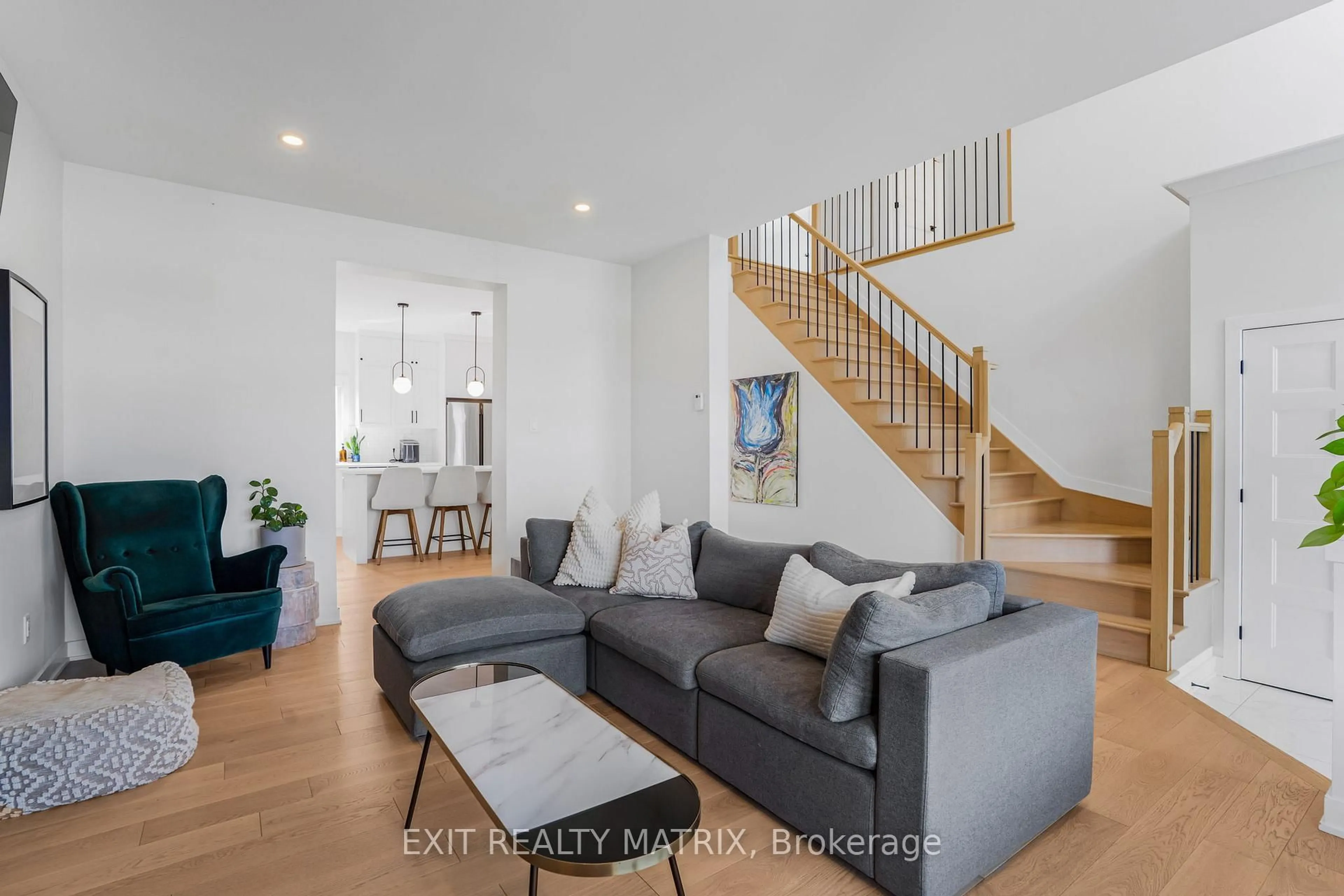 Living room with furniture, unknown for 1144 Avignon St, Russell Ontario K0A 1W0