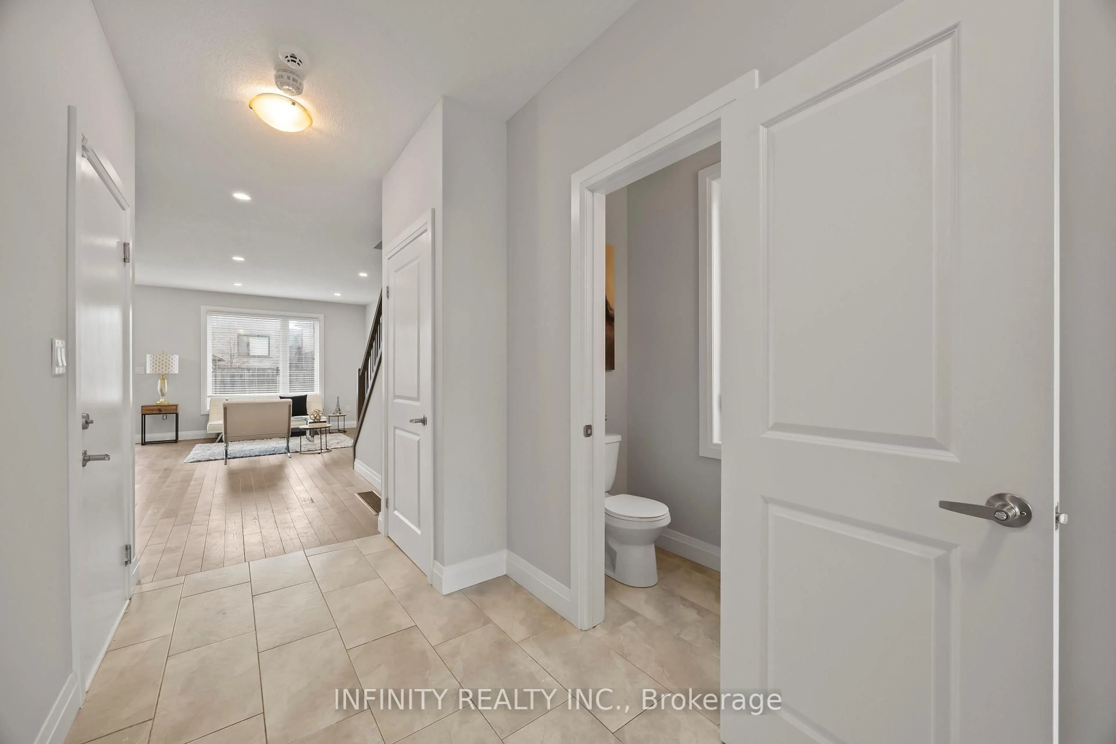 Indoor entryway for 2161 Tribalwood St, London North Ontario N6G 0R5