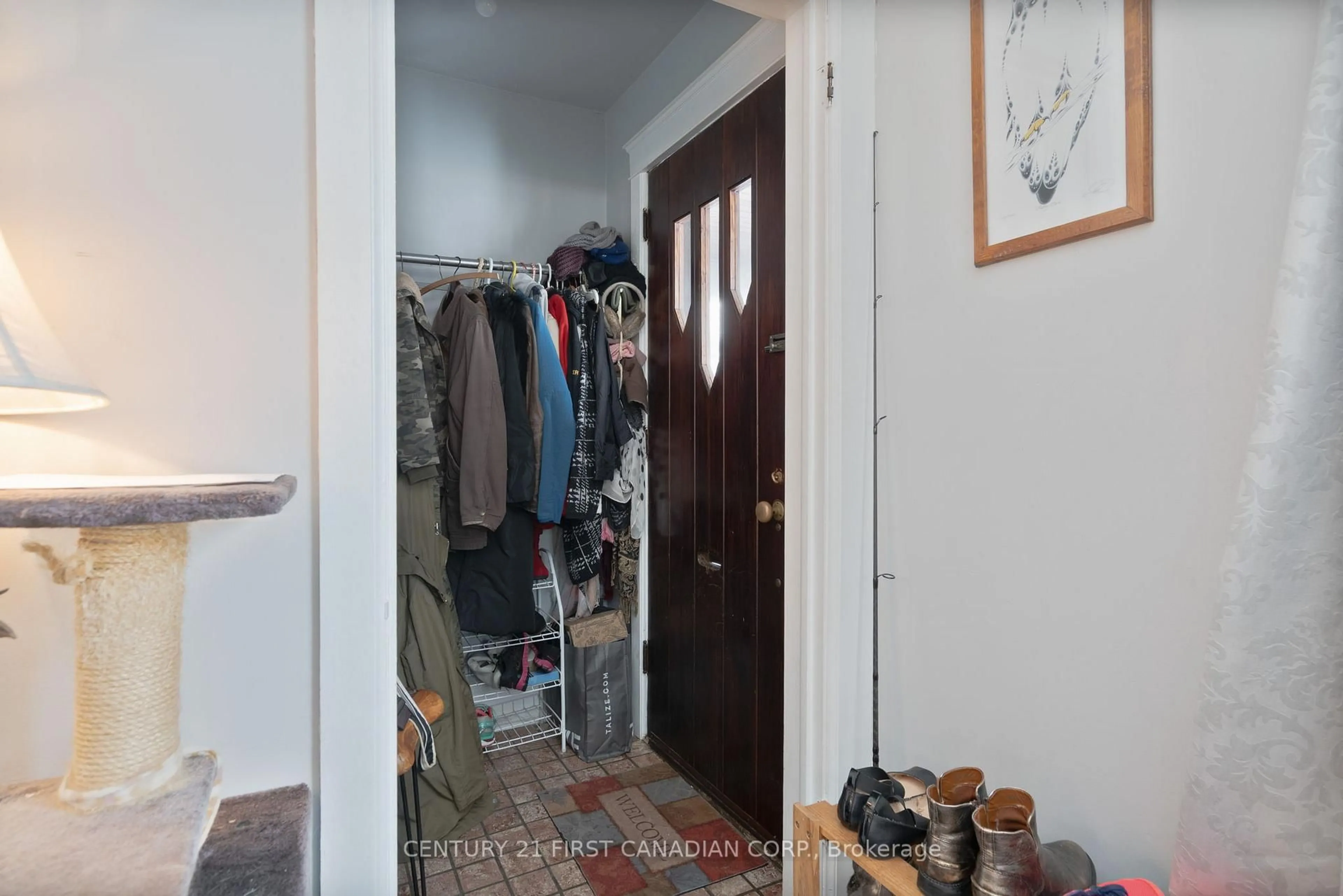 Unknown for 103 Oak St, London East Ontario N5Z 2H7