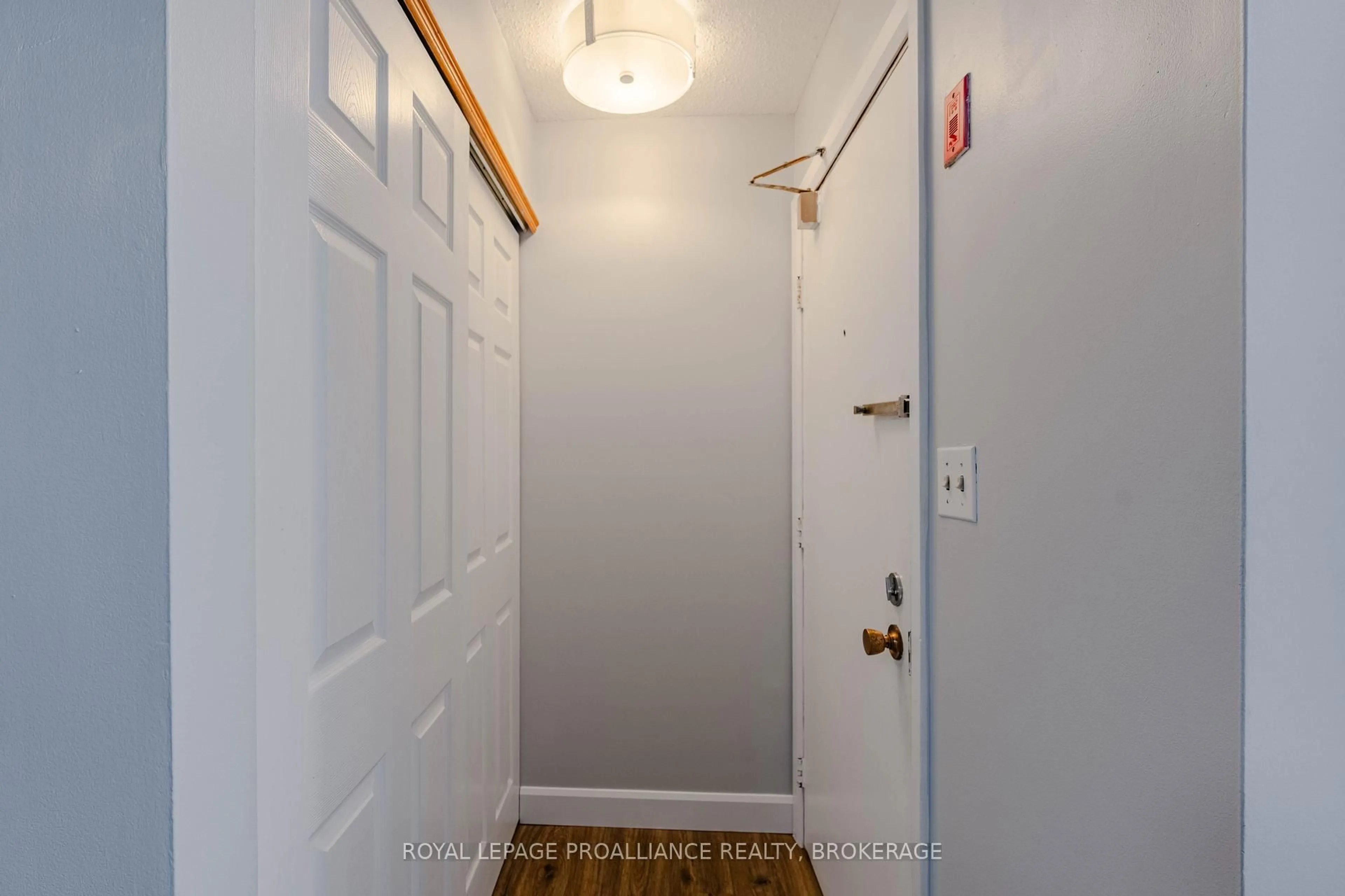 Indoor entryway for 845 Milford Dr #101, Kingston Ontario K7P 1A7