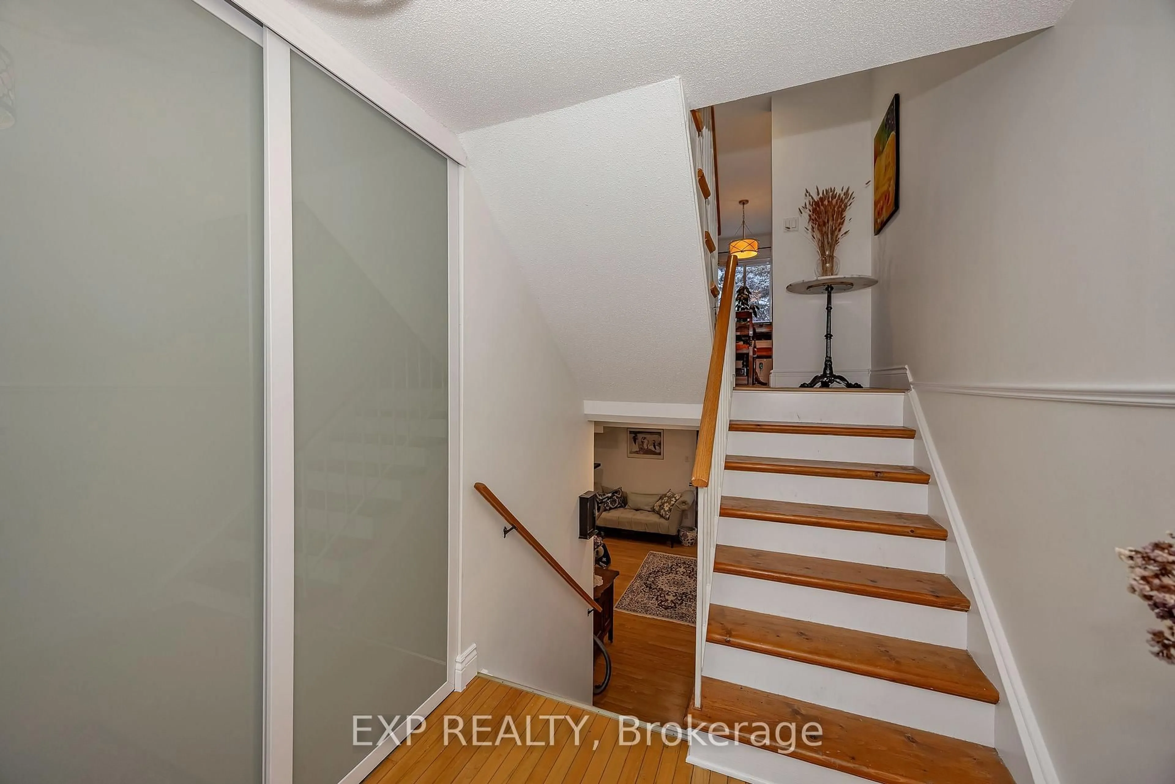 Unknown for 48 Castlegreen Private, Ottawa Ontario K1T 3N4